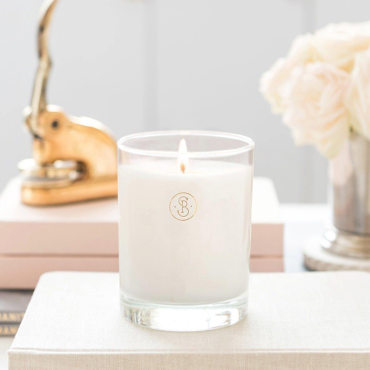 Crisp White Linen Signature Candle image number 1