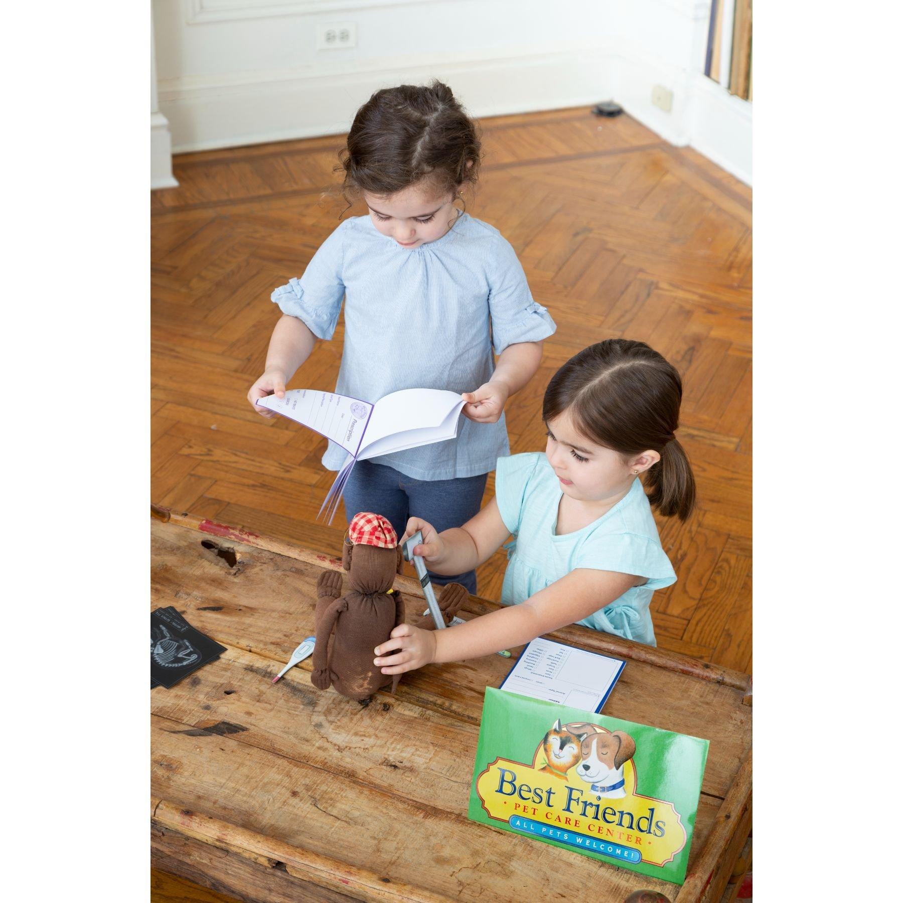 Veterinarian Pretend Play Set for Children image number 2