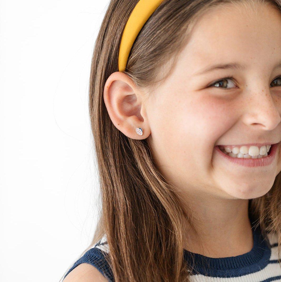 Shell Stud Earrings image number 2
