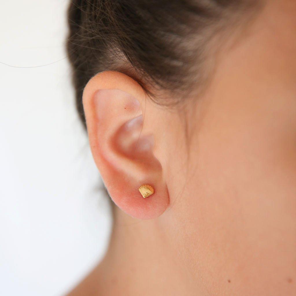 Seashell Stud Earrings image number 1