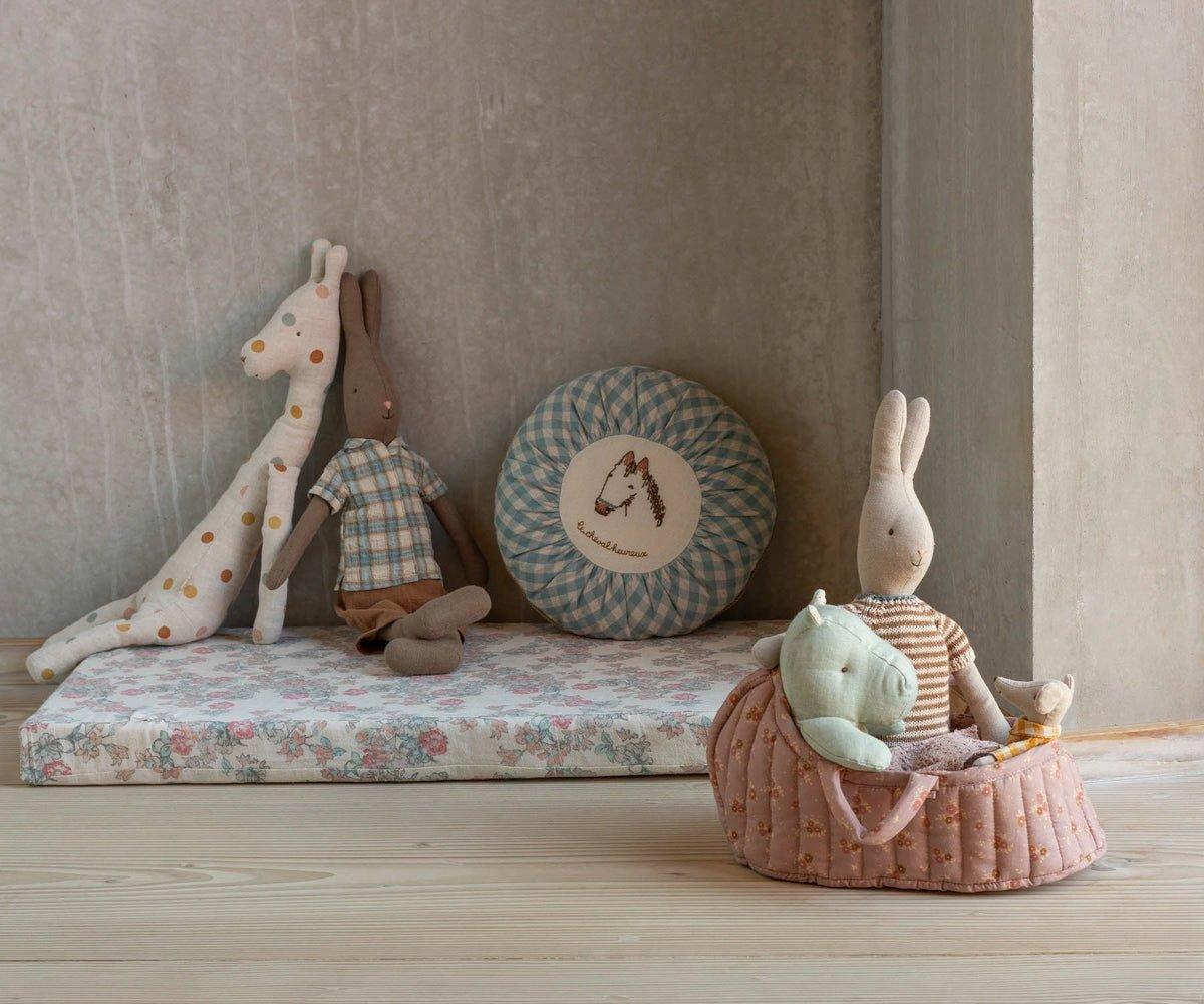 Large Rose Carry Cot image number 1