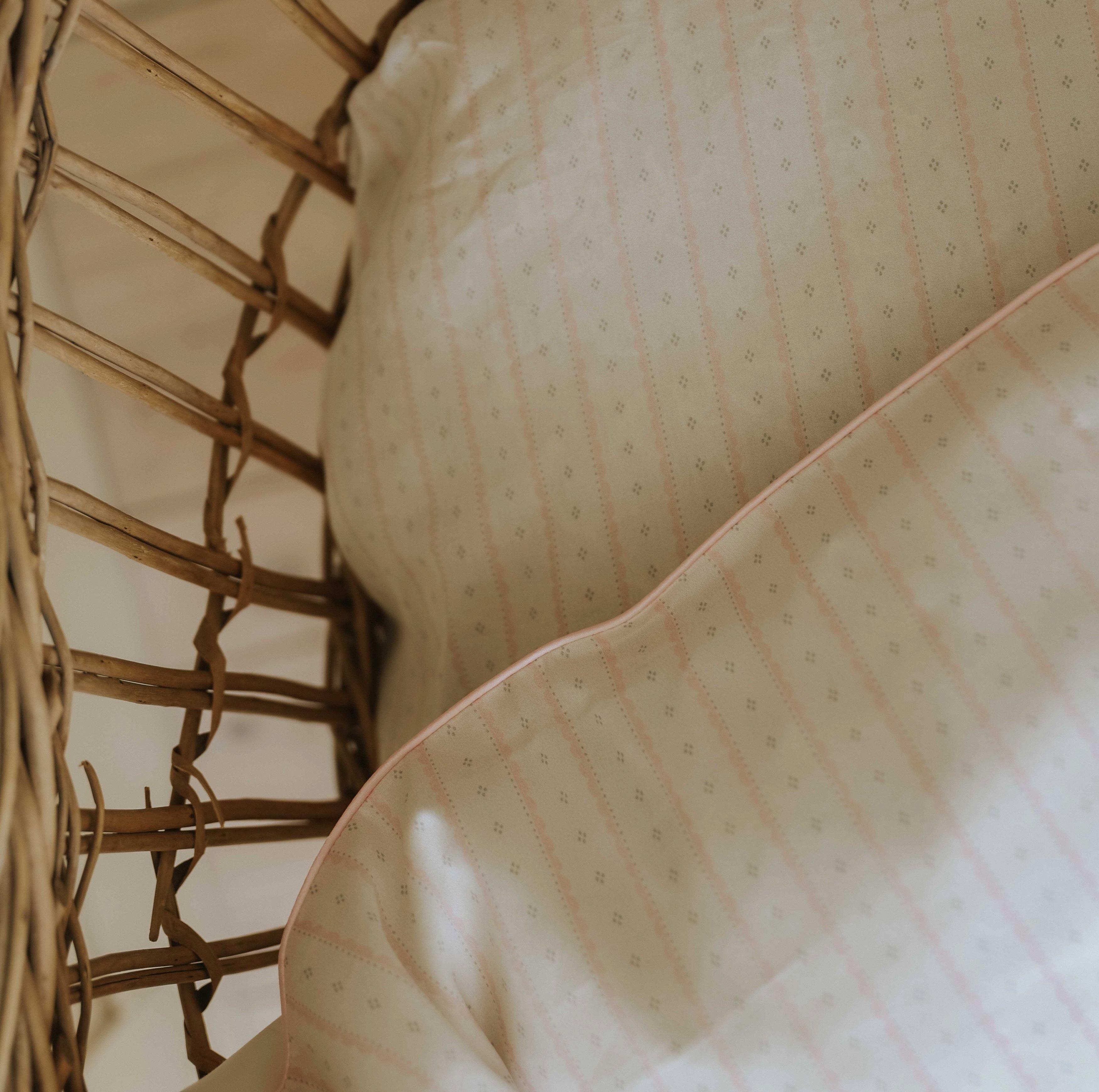 Petal Scallops Baby Duvet Set- Pink image number 4