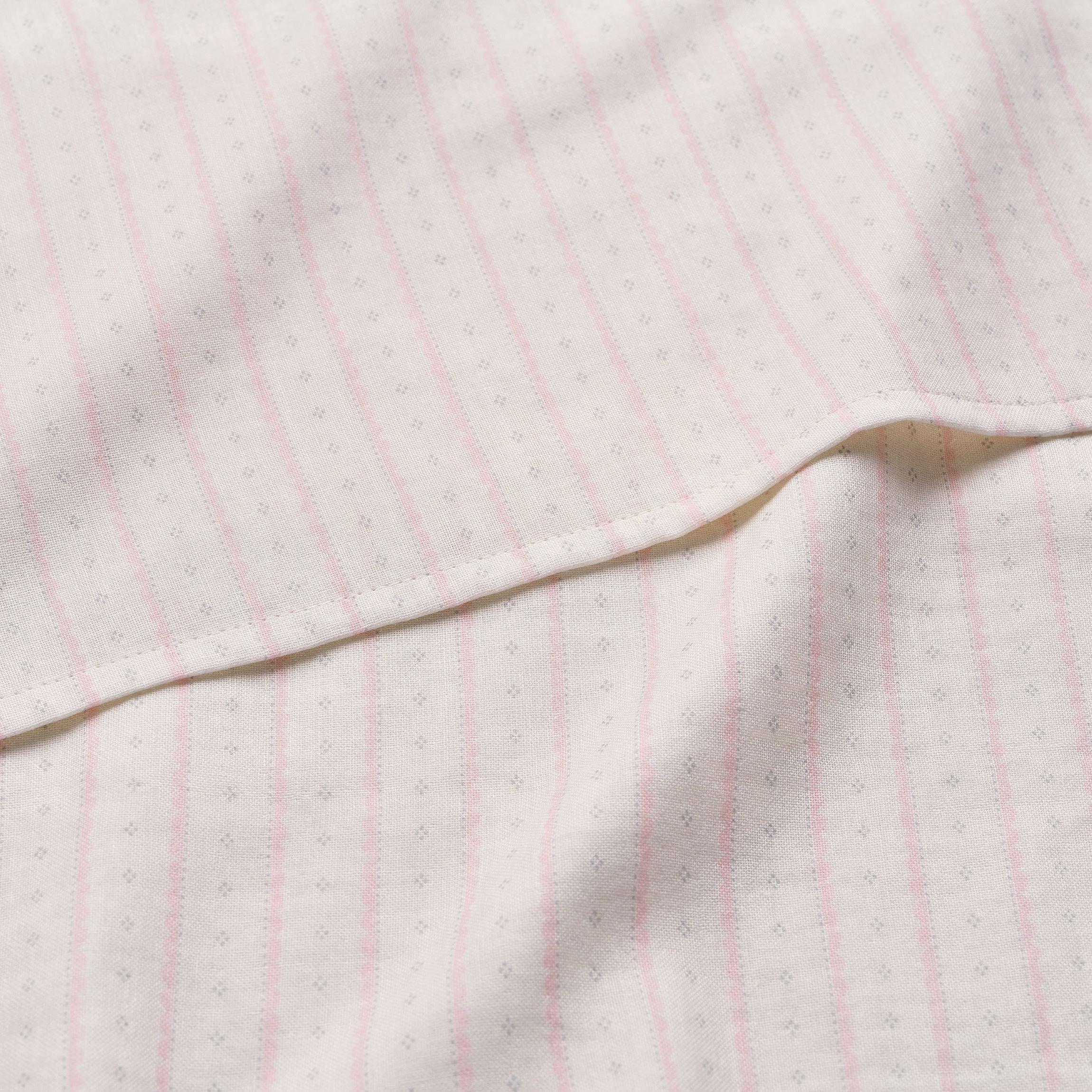 Petal Scallops Swaddle- Pink image number 1