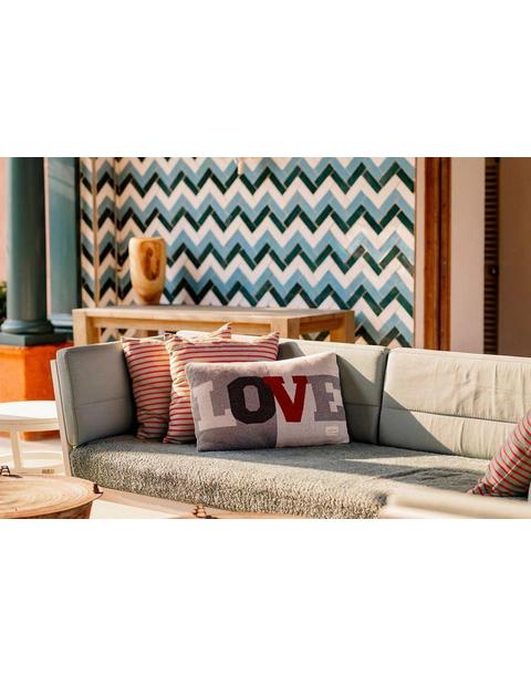 Love Pillow, Rust