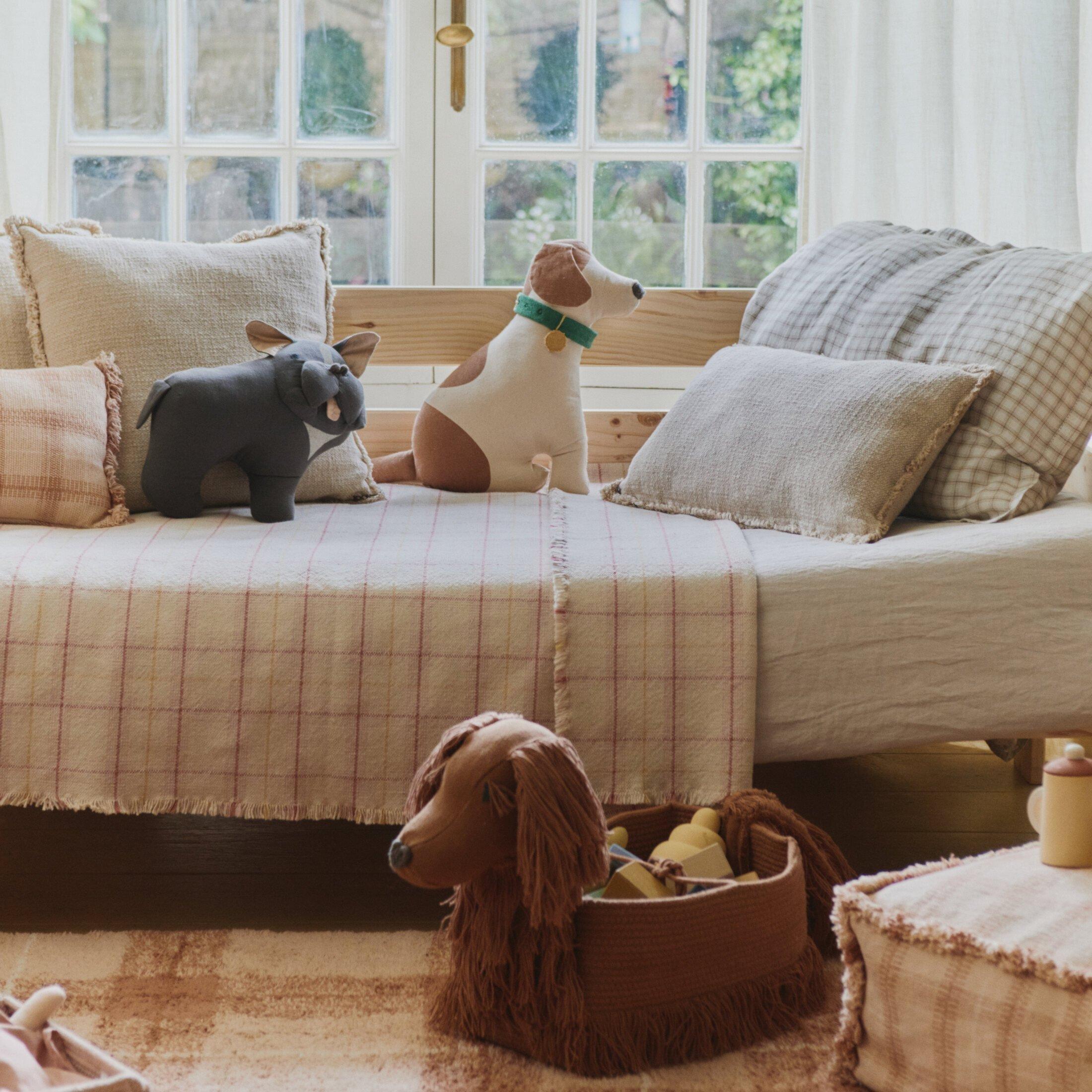 Handloom Kid Bed Throw Tartan Rose image number 2