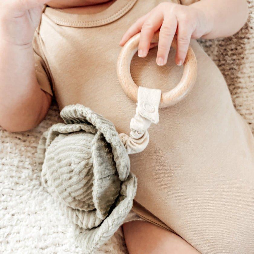 Cabbage Rattle image number 4