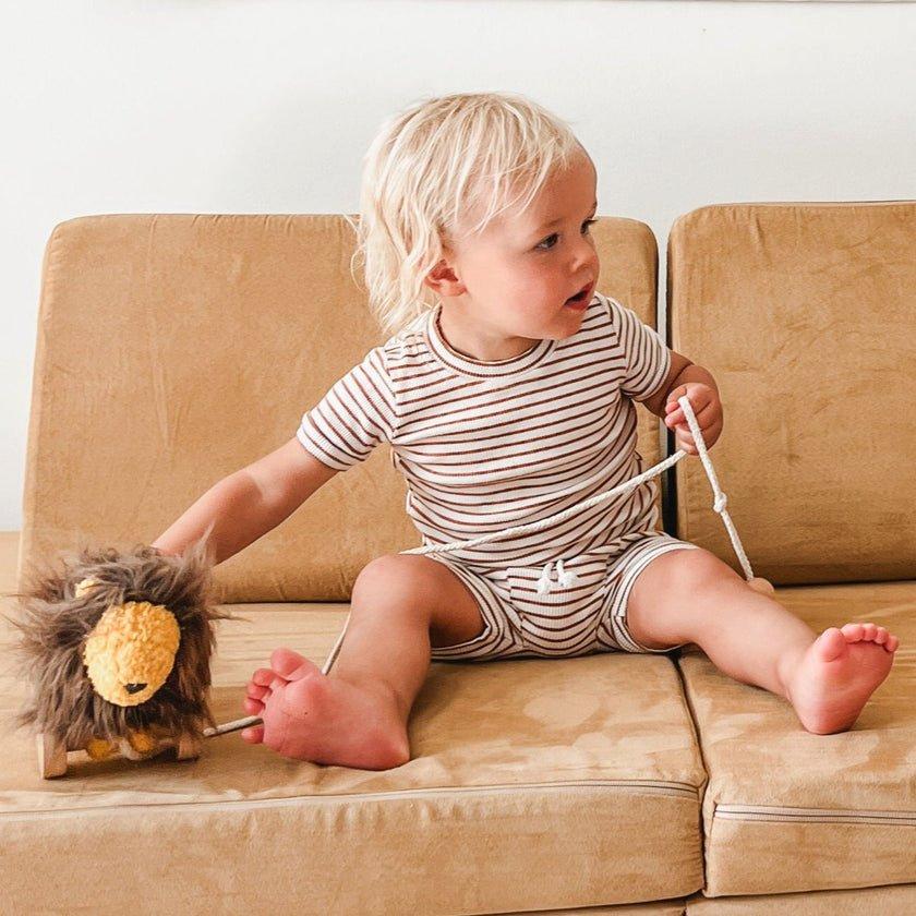 Leo Pull-Along Lion image number 3