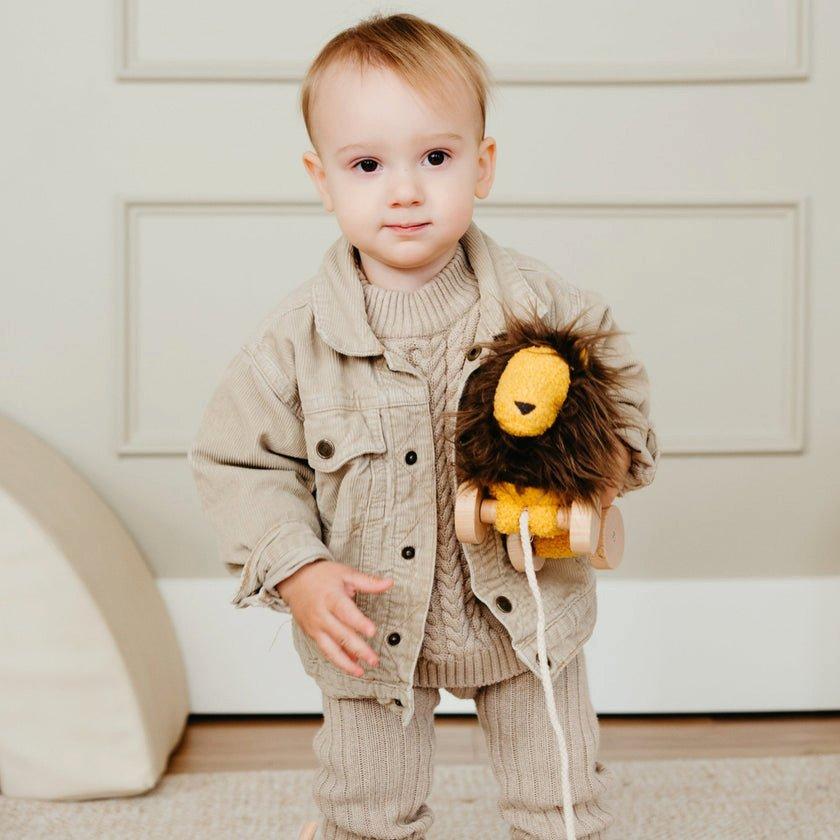 Leo Pull-Along Lion image number 1