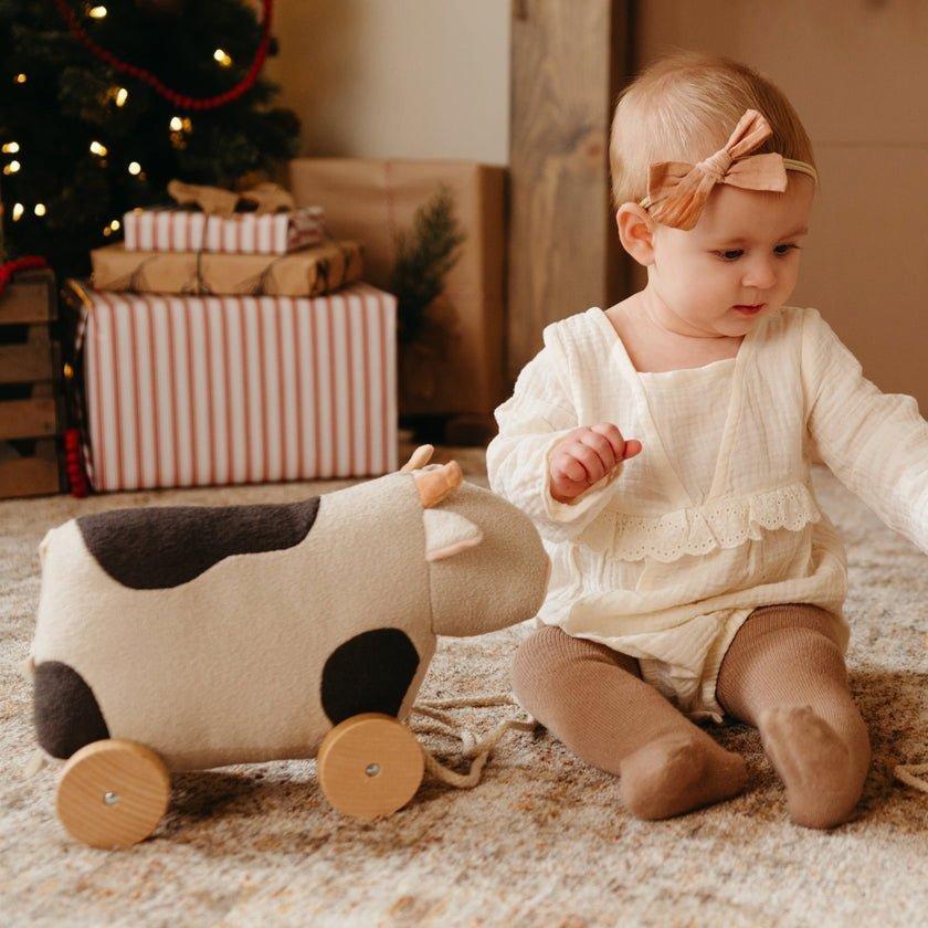 Willow Pull-Along Cow image number 3