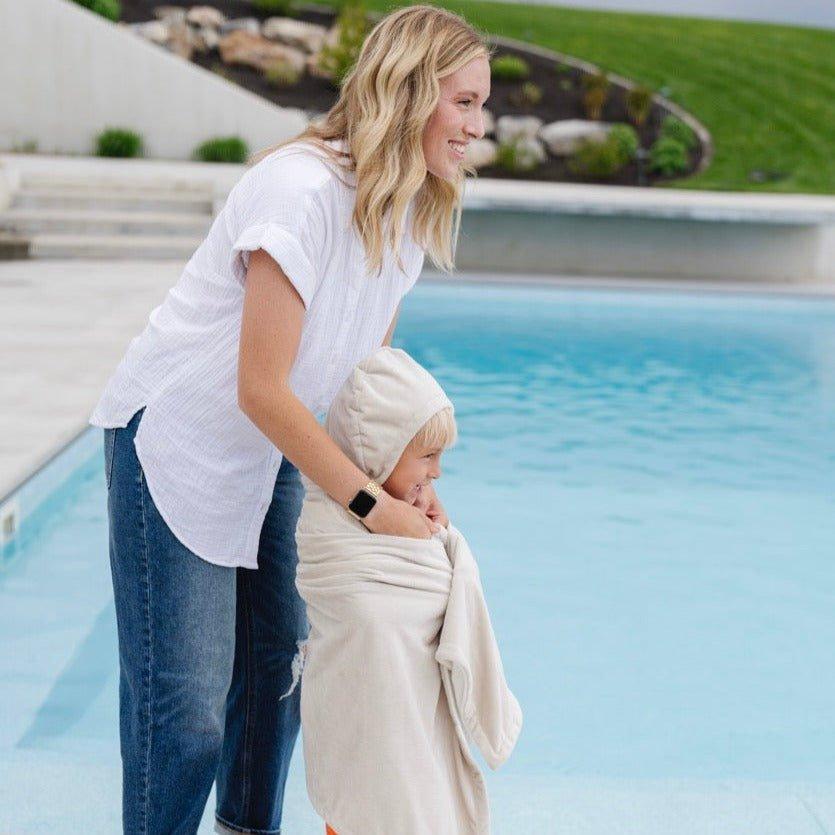 Hooded Towel in Feather