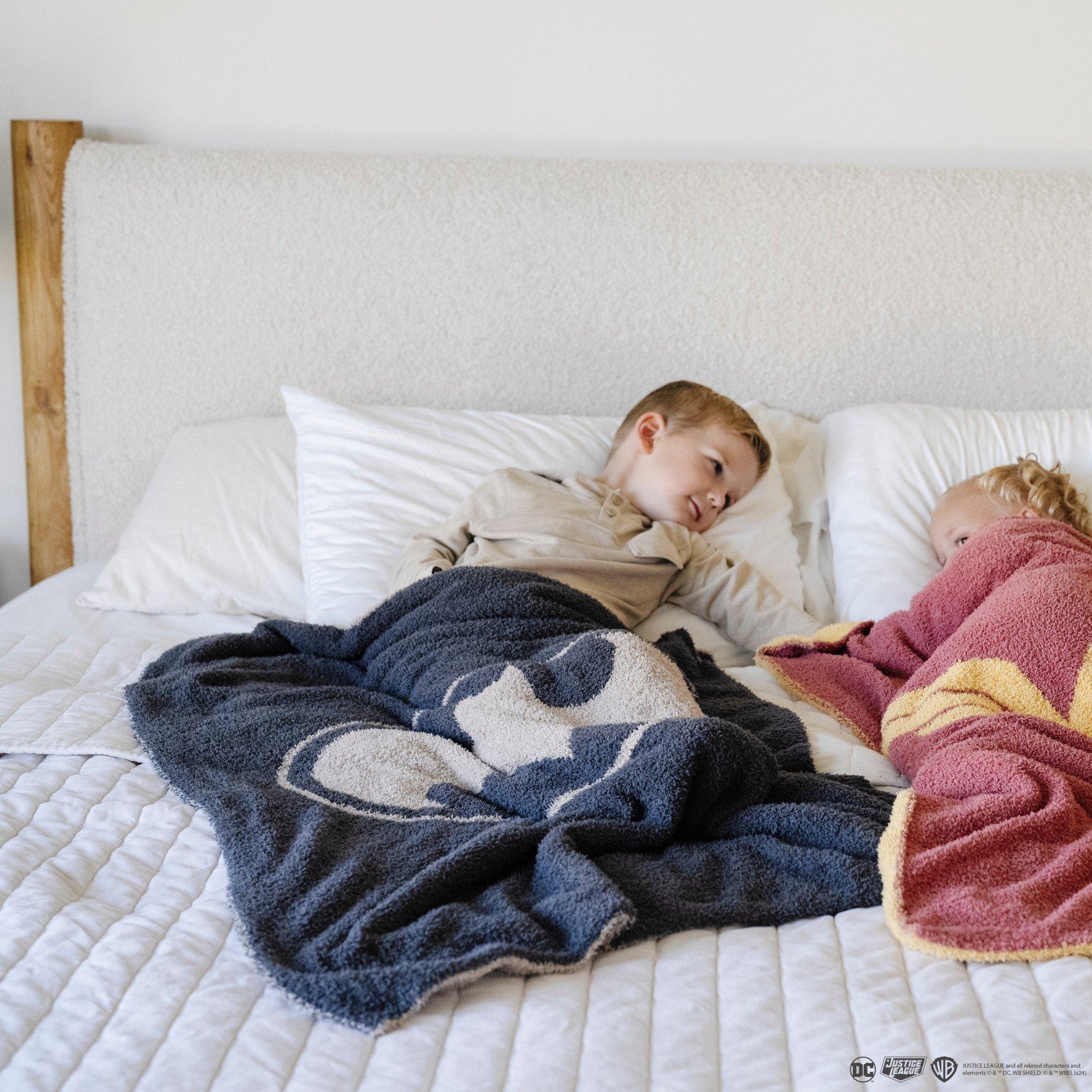 Double Layer Bamboni Blanket in Batman image number 2