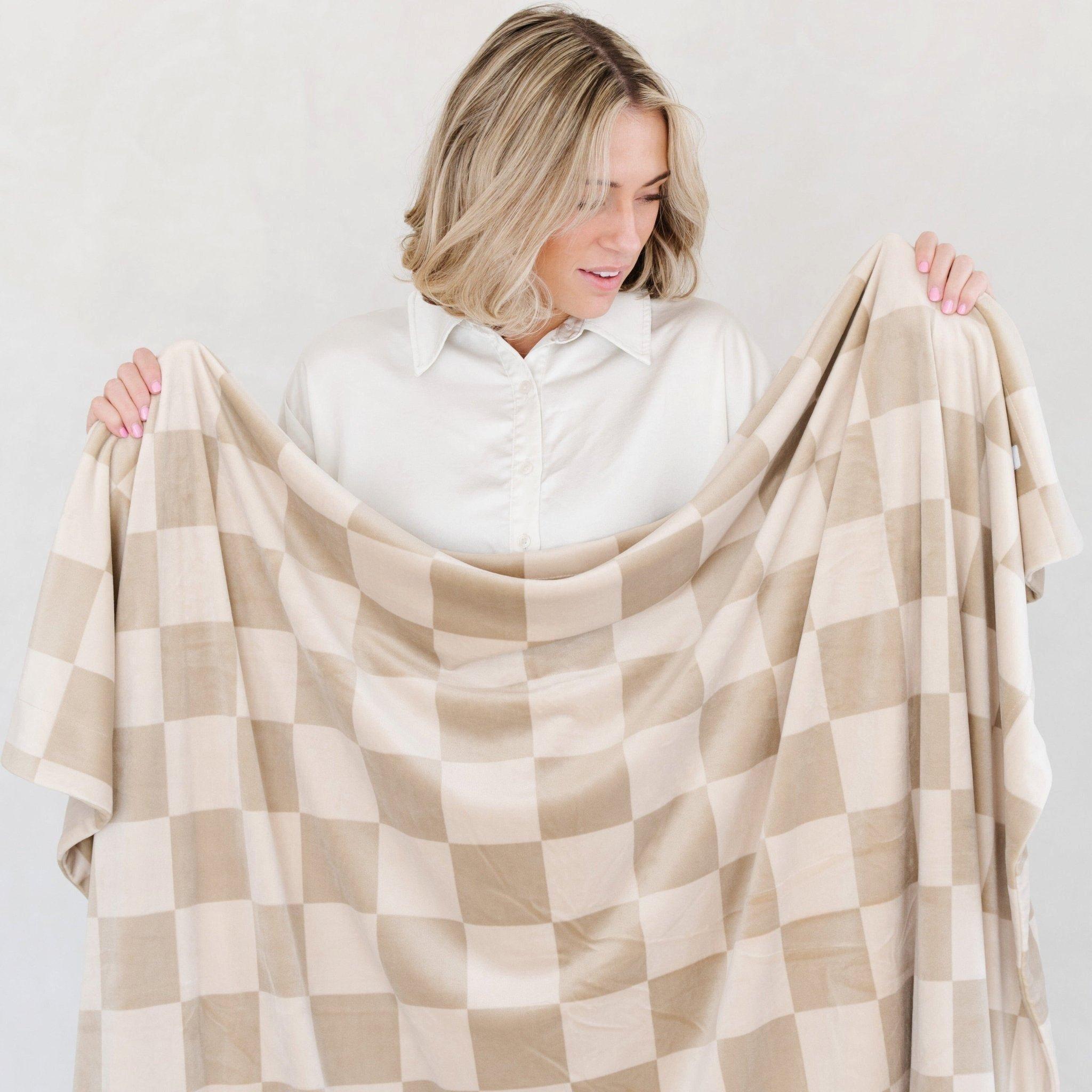 Minky Stretch Blanket in Neutral Checkered