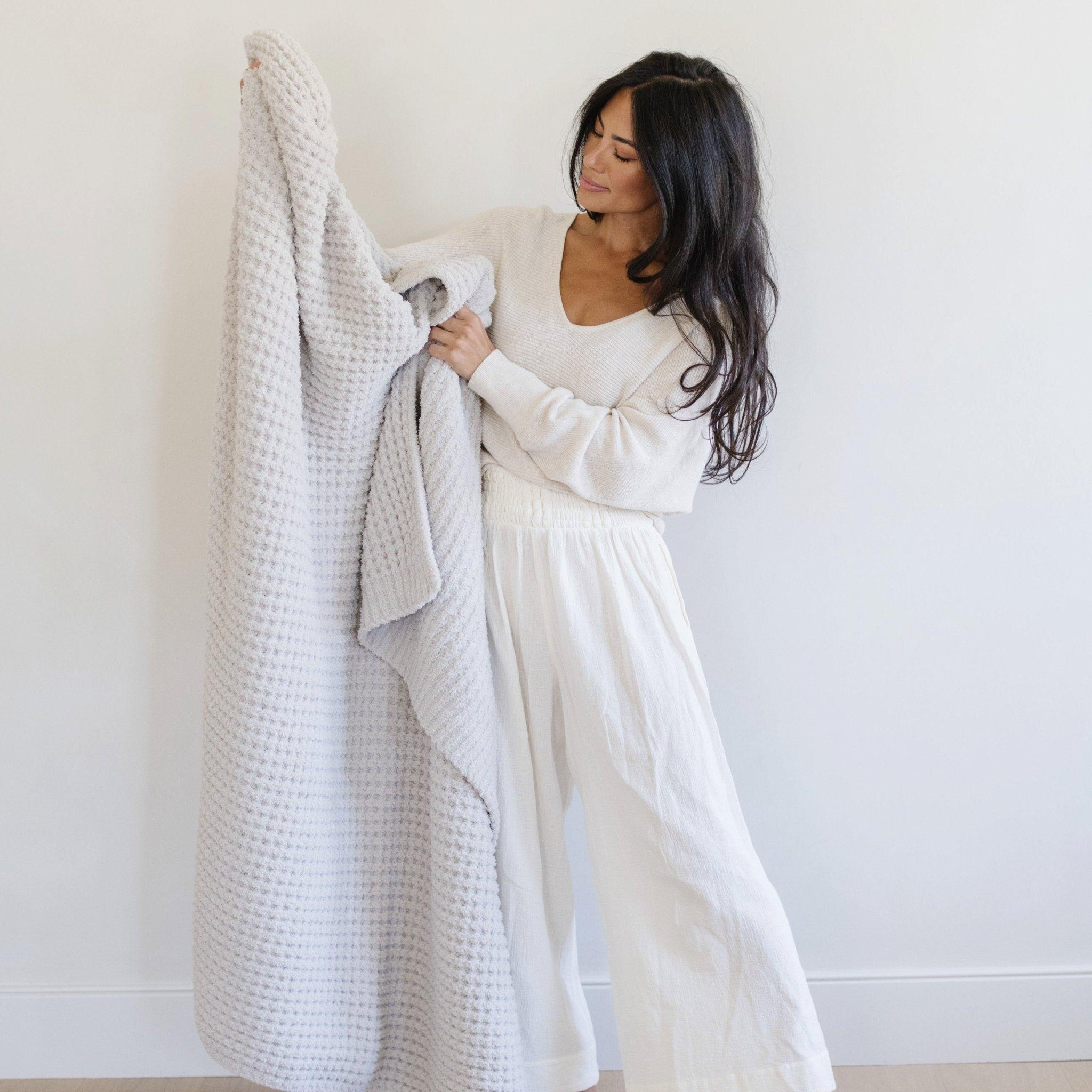 Waffle Knit Blanket in Moonbeam image number 2