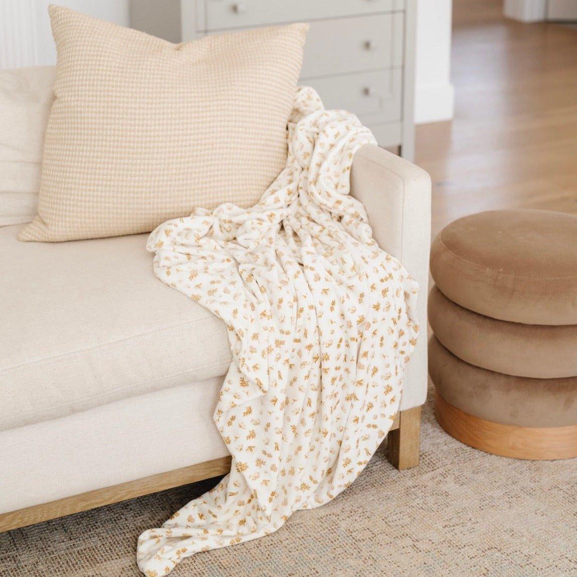 Minky Stretch Blanket in Floral image number 1