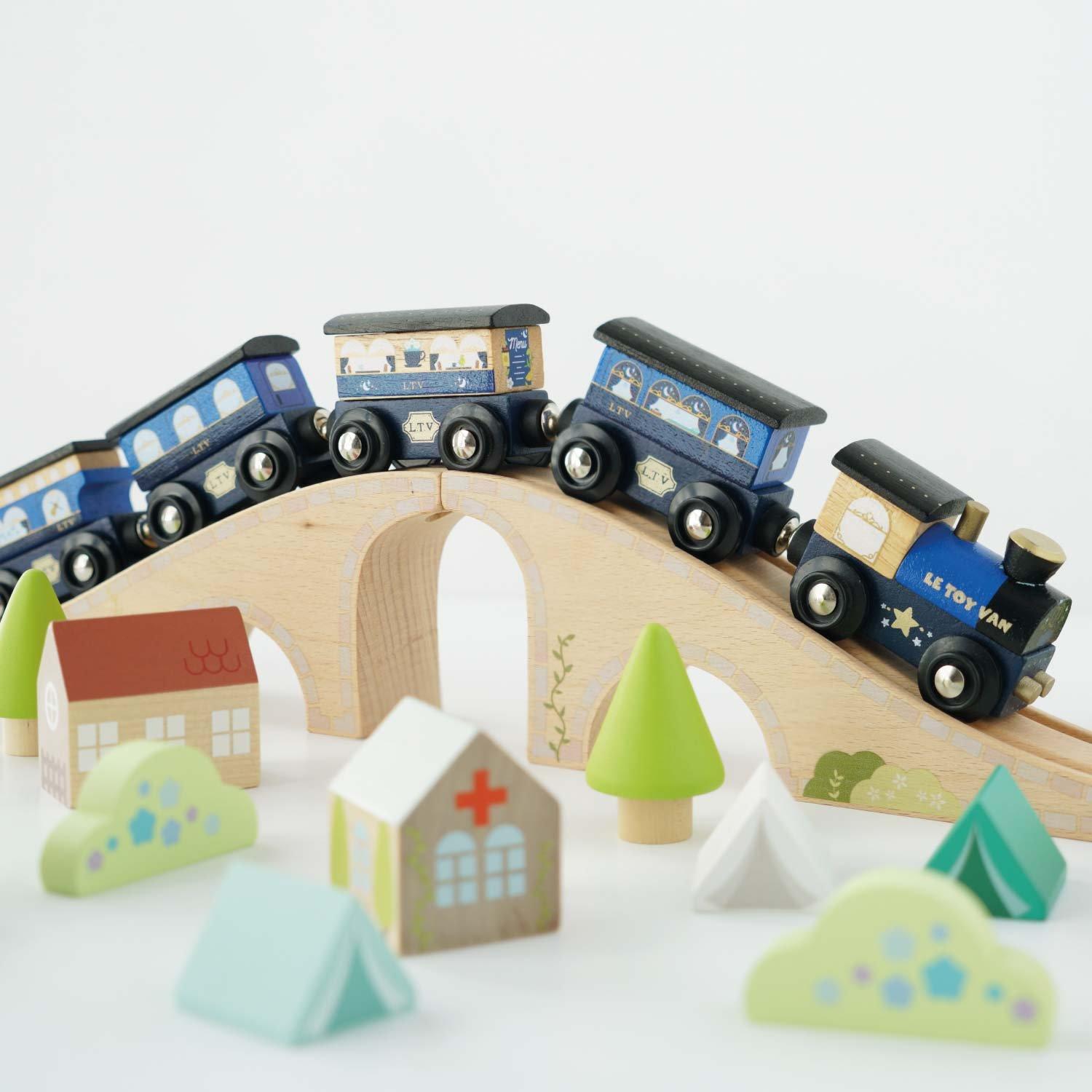Twilight Train & Carriages image number 3