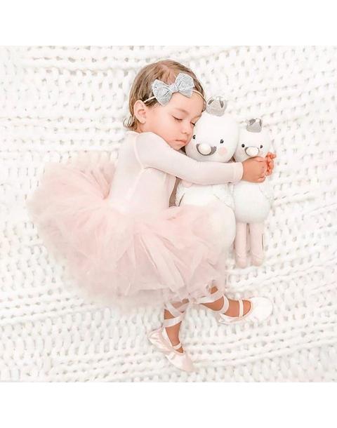 Harlow the swan