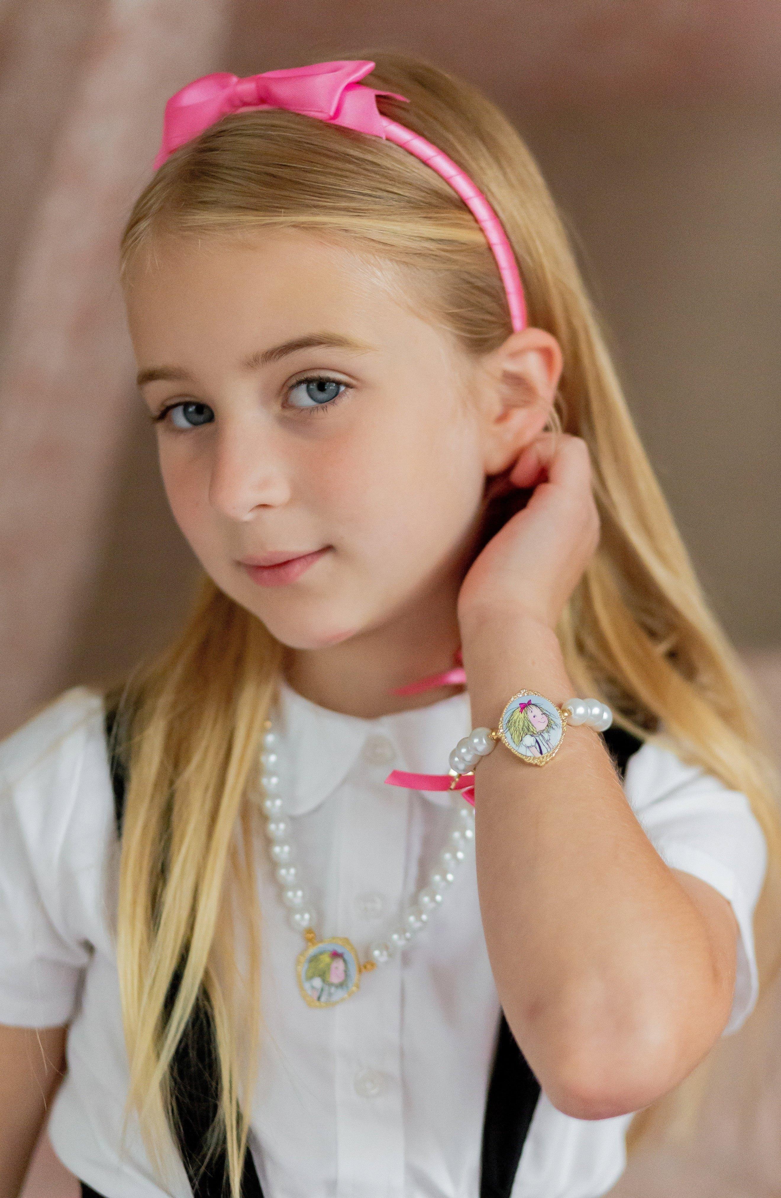 Eloise™ x Bits & Bows Bow Pearls Cameo Necklace image number 3