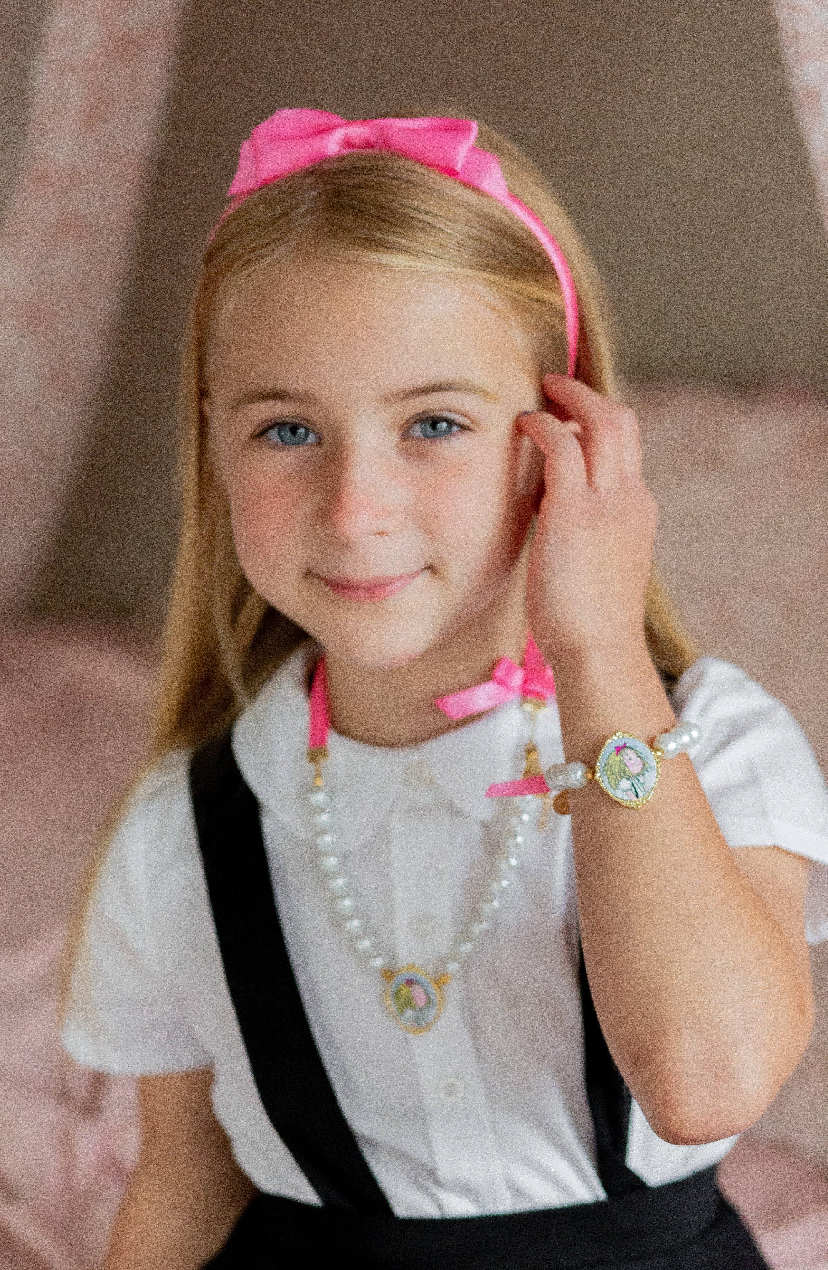 Eloise™ x Bits & Bows Bow Pearls Cameo Bracelet image number 3