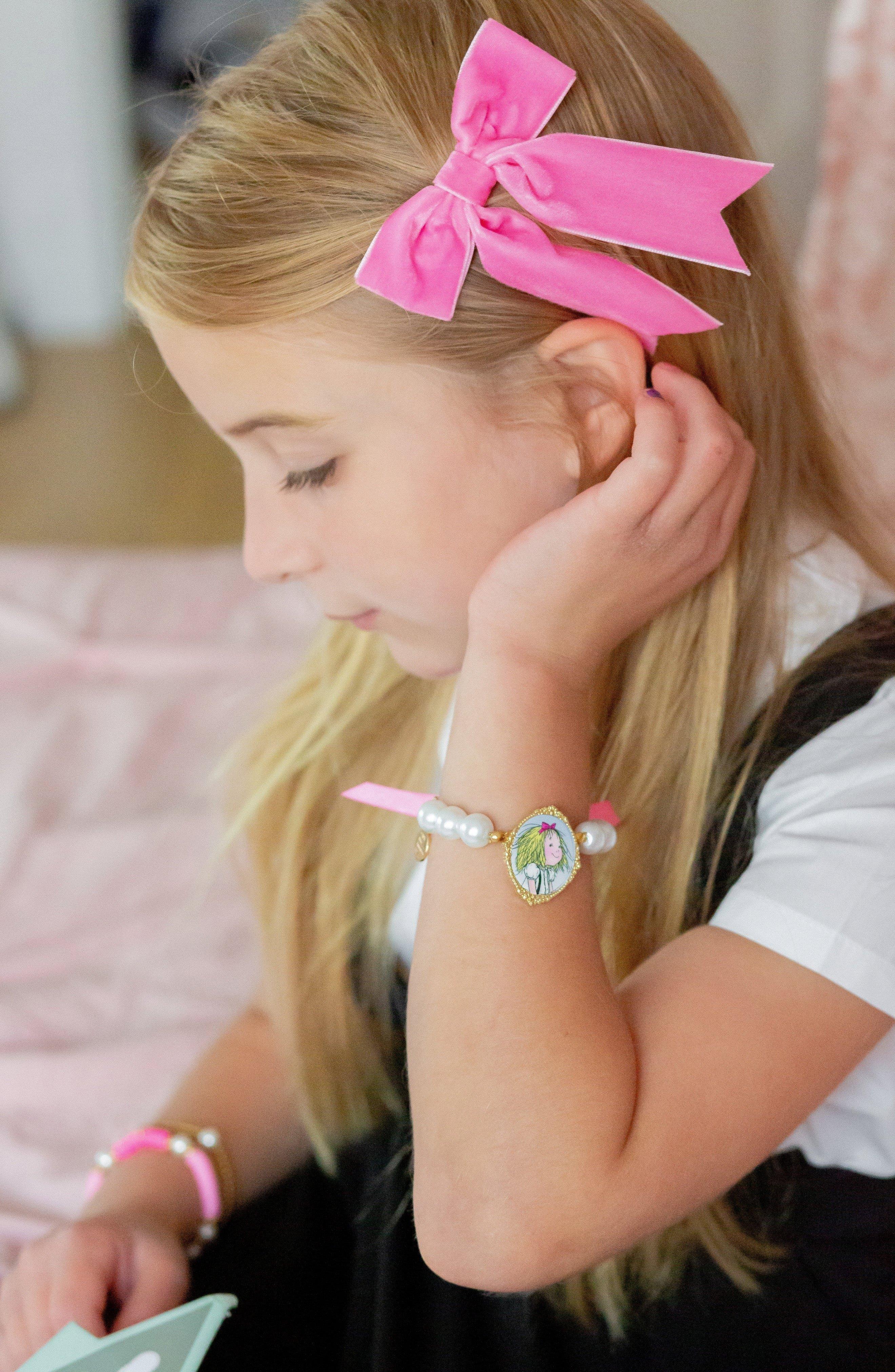 Eloise™ x Bits & Bows Bow Pearls Cameo Bracelet image number 4