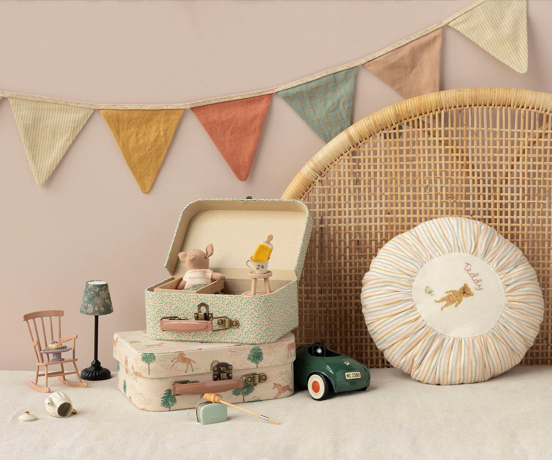 Garland - Multi image number 2