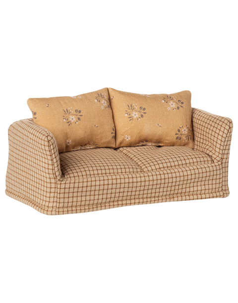 Couch, Mouse - Mable