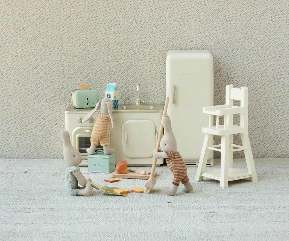 Bread Box w/ Utensils, Miniature image number 2
