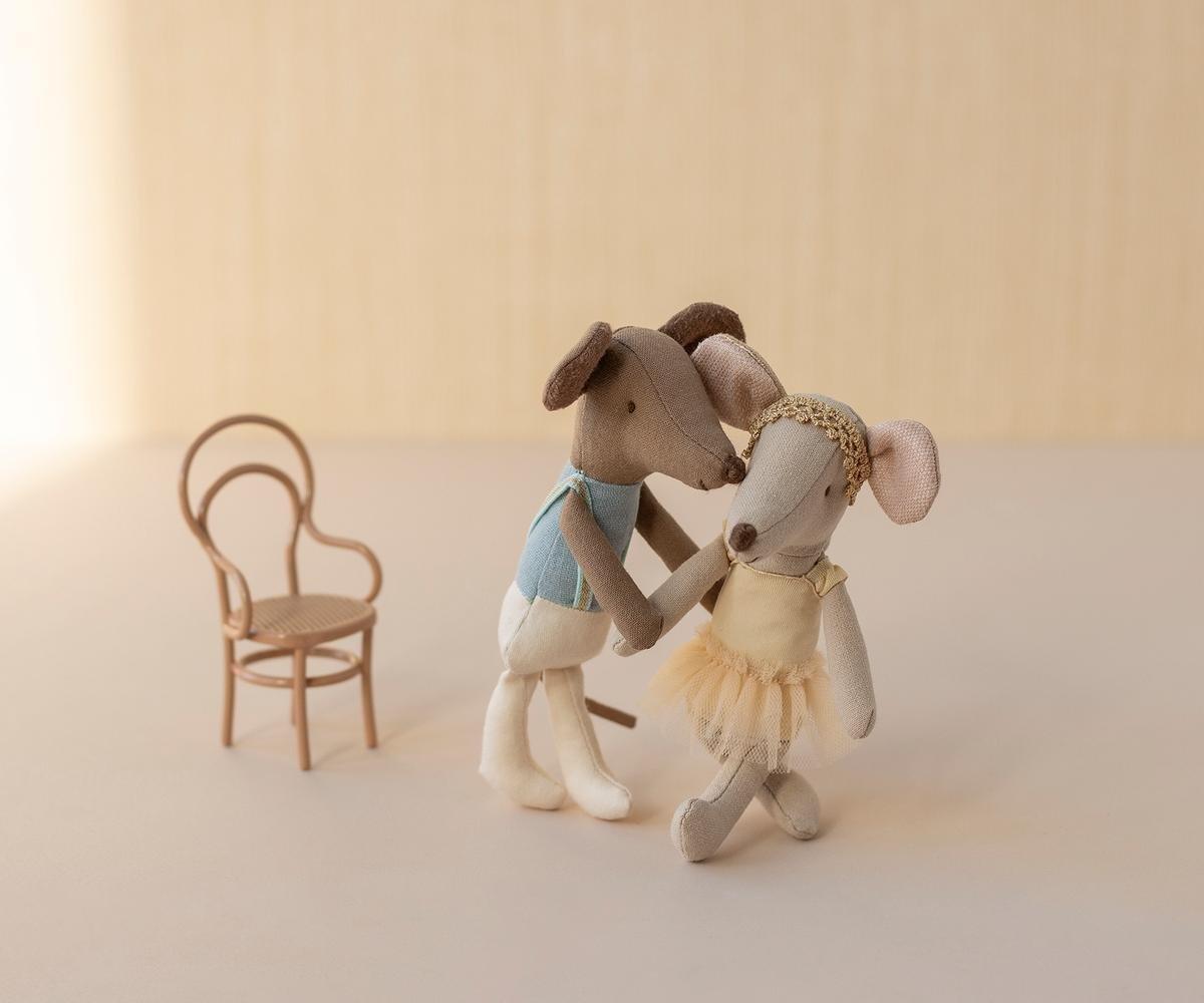 Ballet dancer mouse, Big sister image number 2