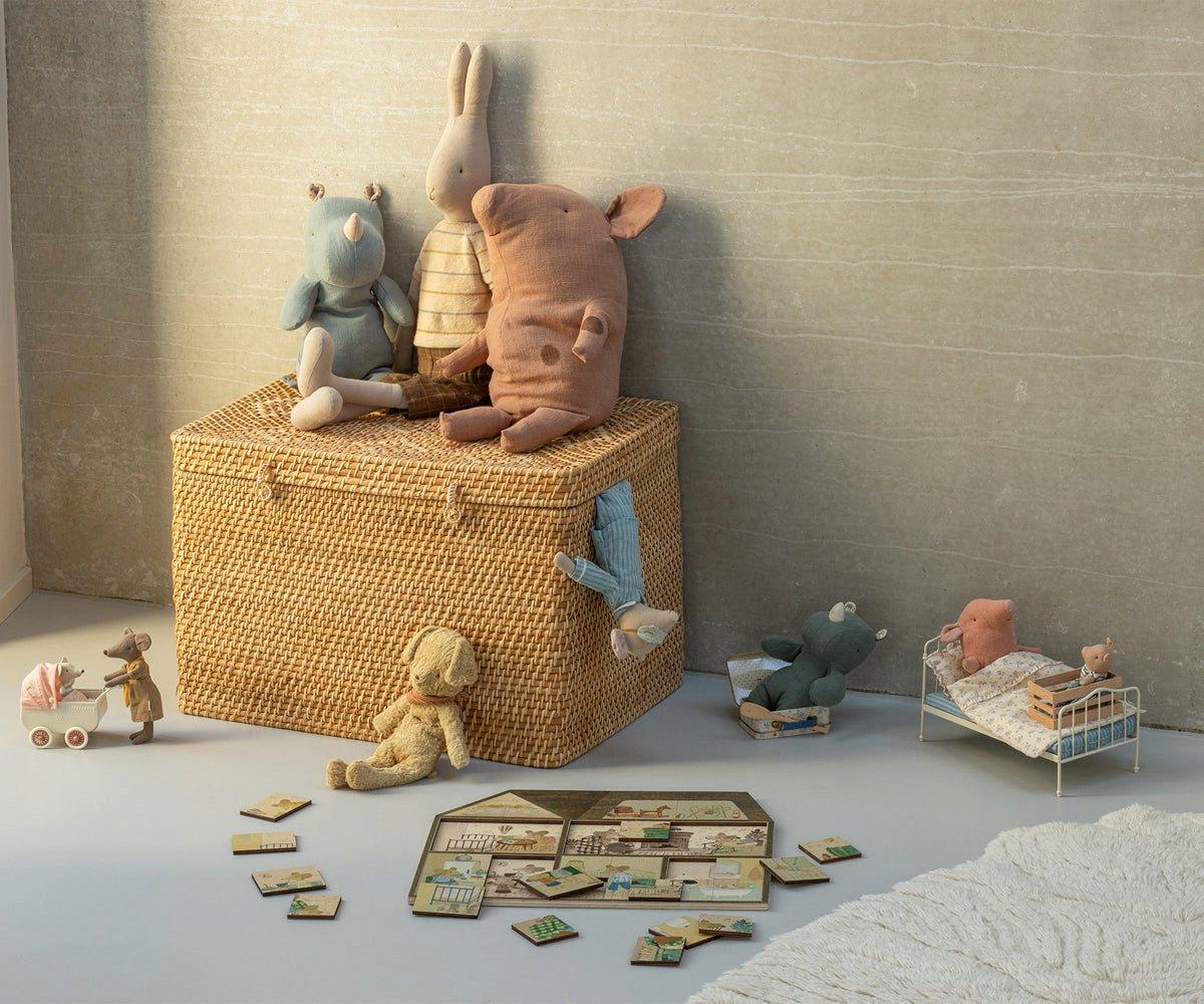 Mouse hole Farmhouse puzzle image number 1