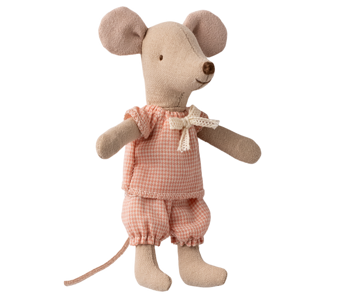 Little sister mouse in matchbox image number 3