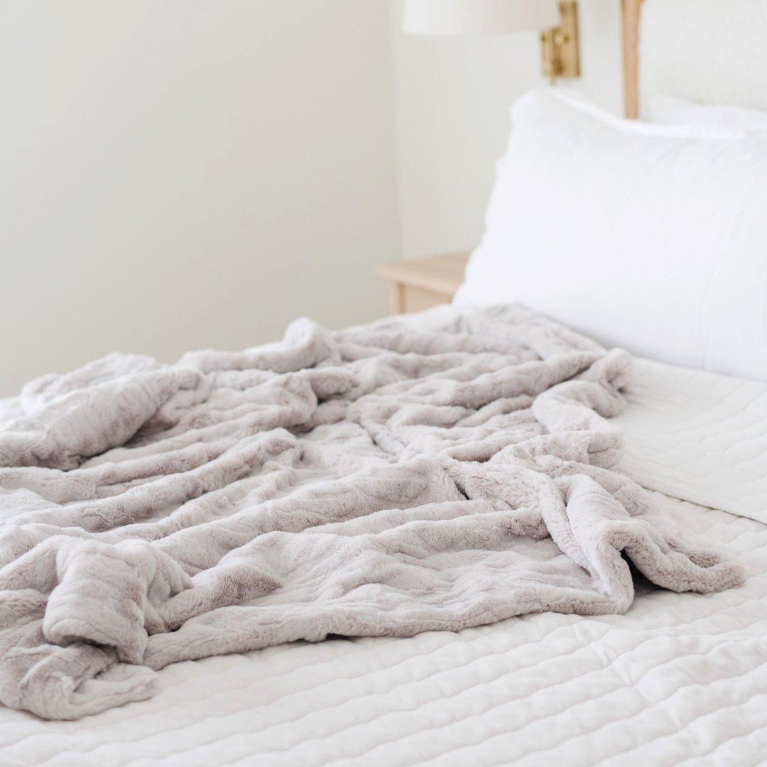 Patterned Faux Fur Throw Blanket in Feather