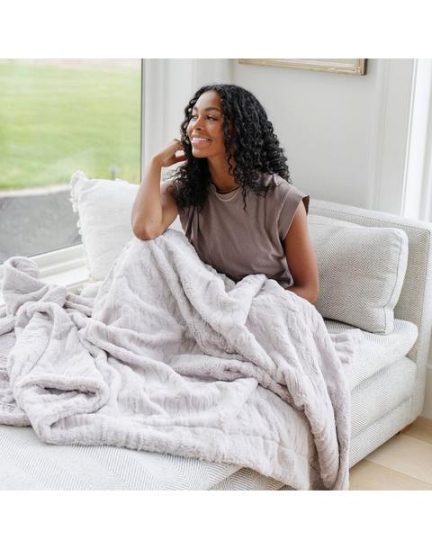 Patterned Faux Fur Throw Blanket in Feather