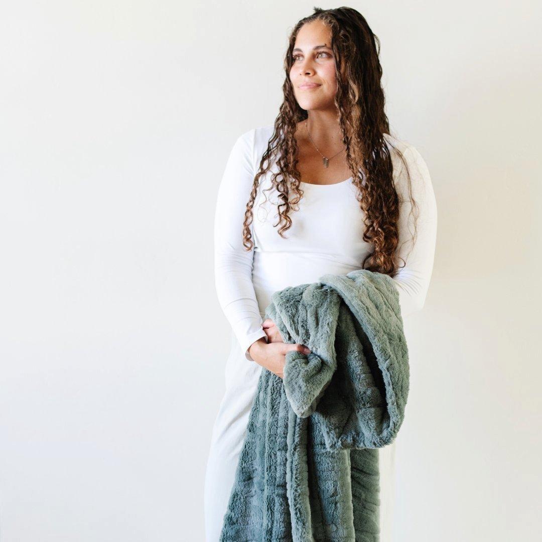 Patterned Faux Fur Throw Blanket in Fir image number 1