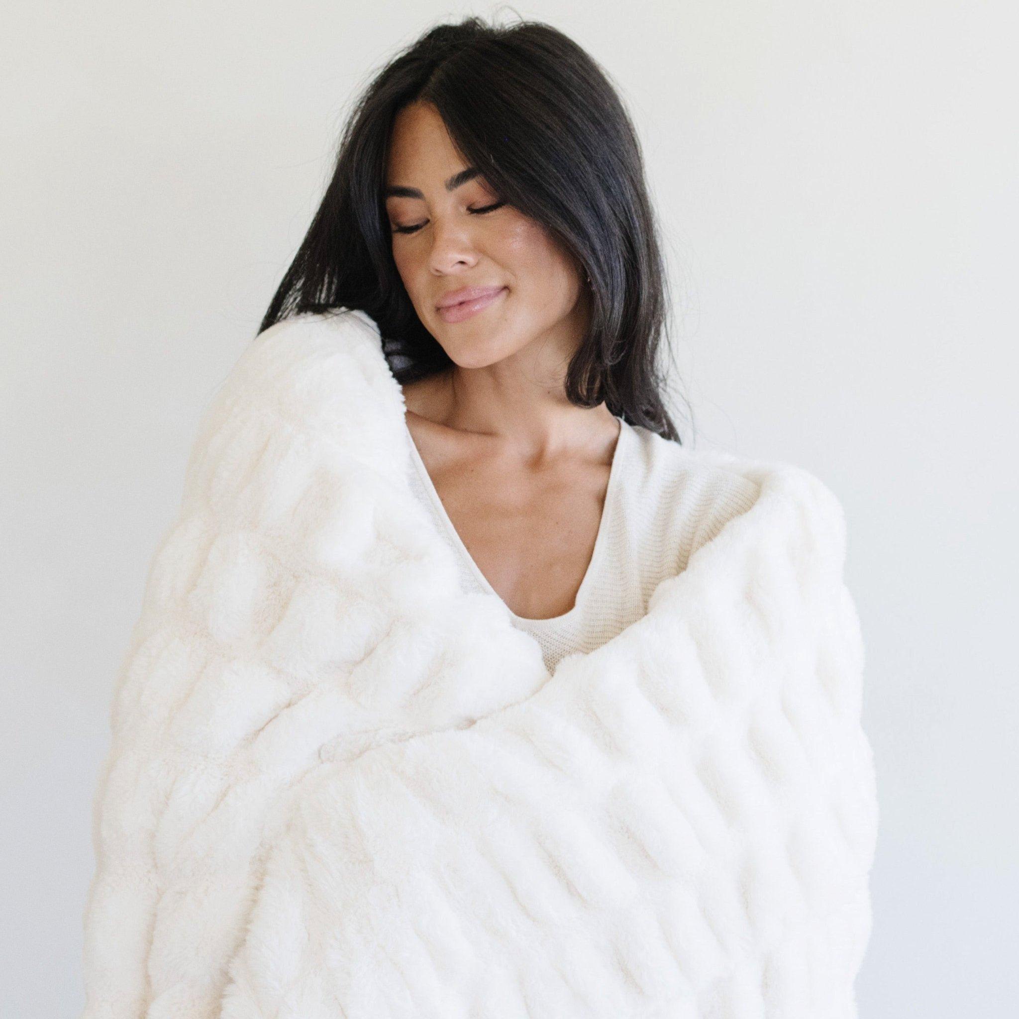 Double Ruched Throw Blanket in Snow