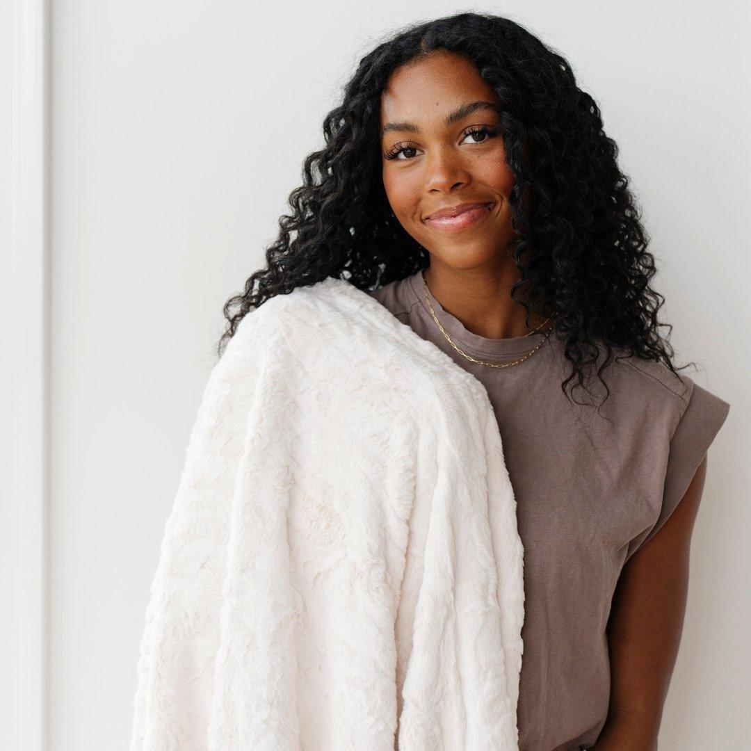 Patterned Faux Fur Throw Blanket in Ivory image number 1