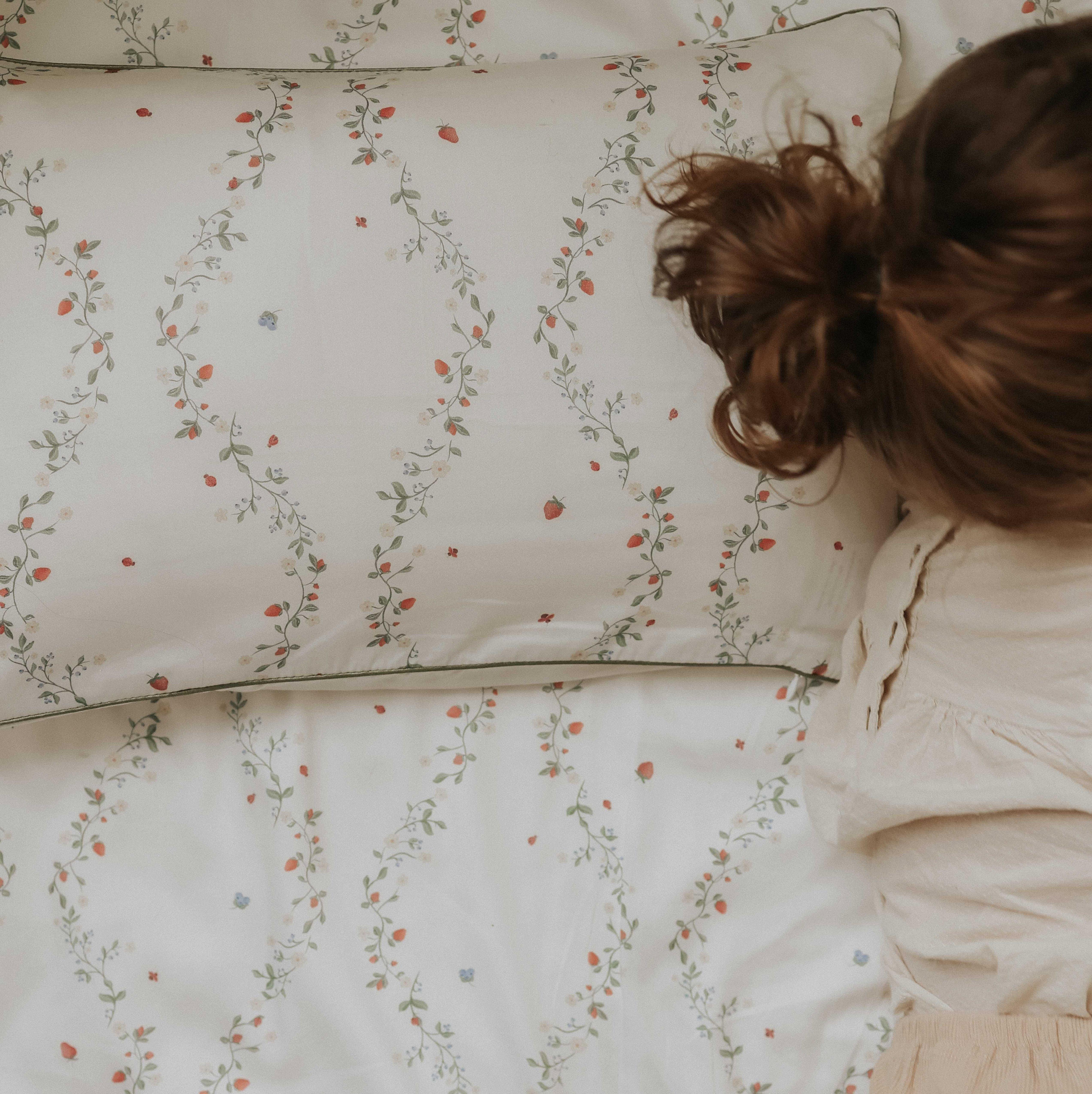 Botanical Berries Toddler Pillow Set - Ivory