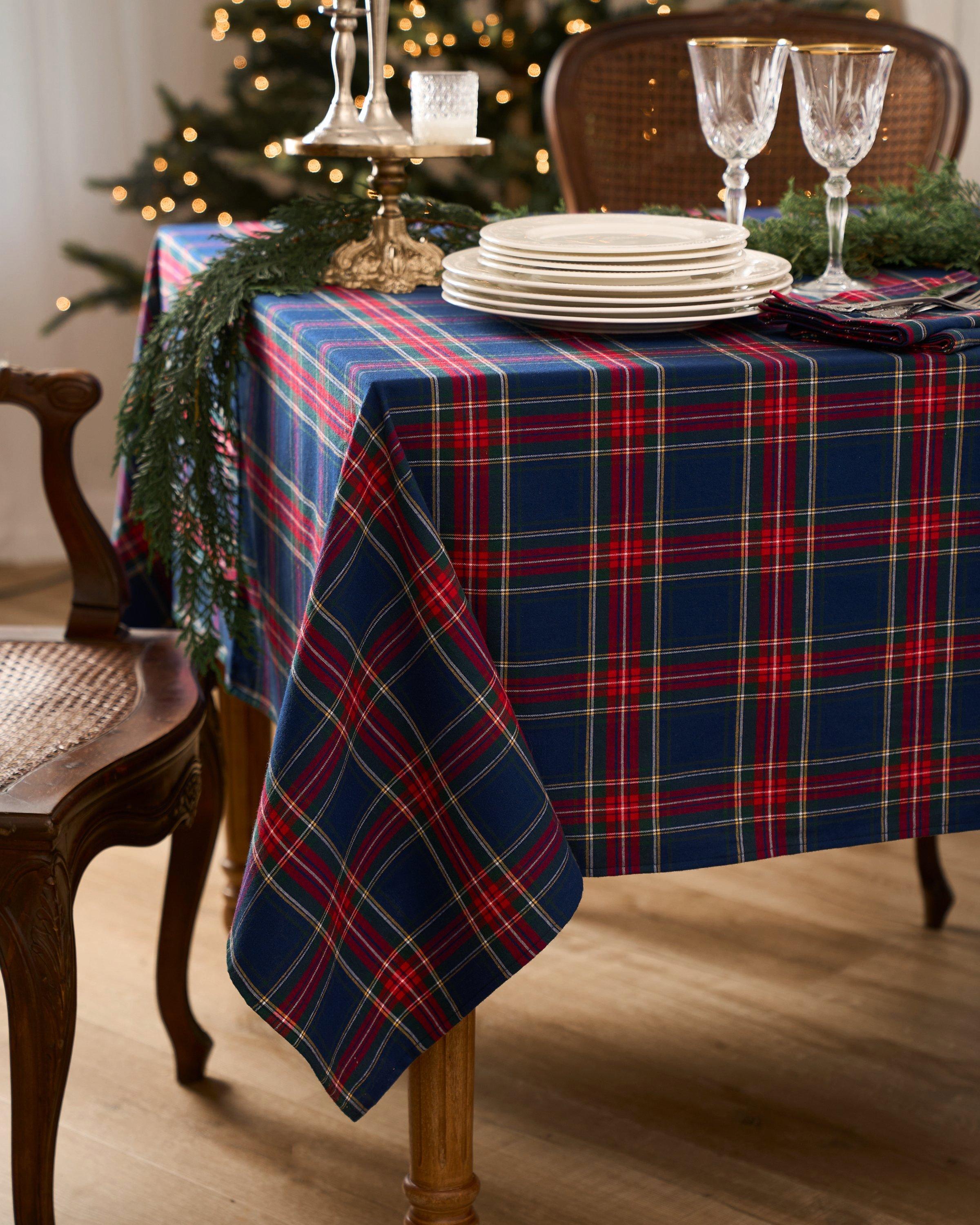 Signature Twill Tablecloth in Windsor Tartan image number 1