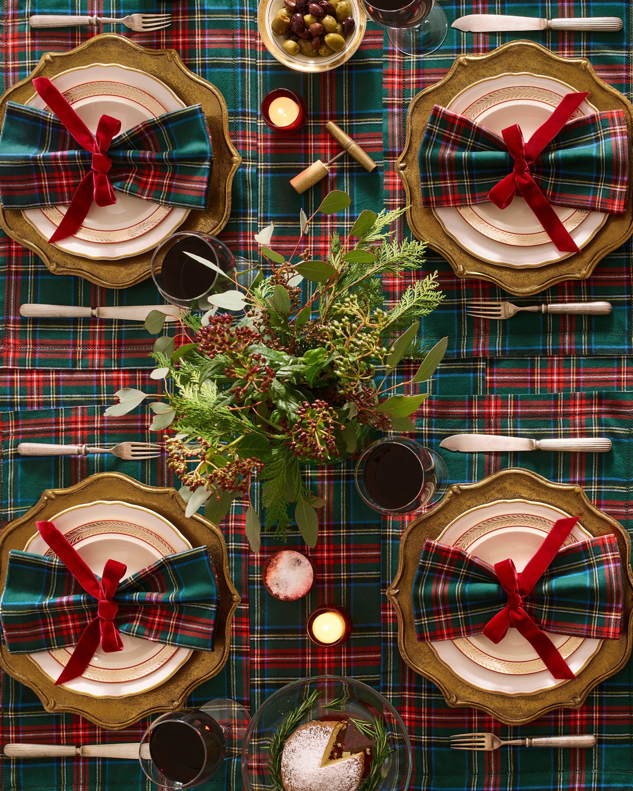Signature Twill Tablecloth in Kensington Tartan image number 2