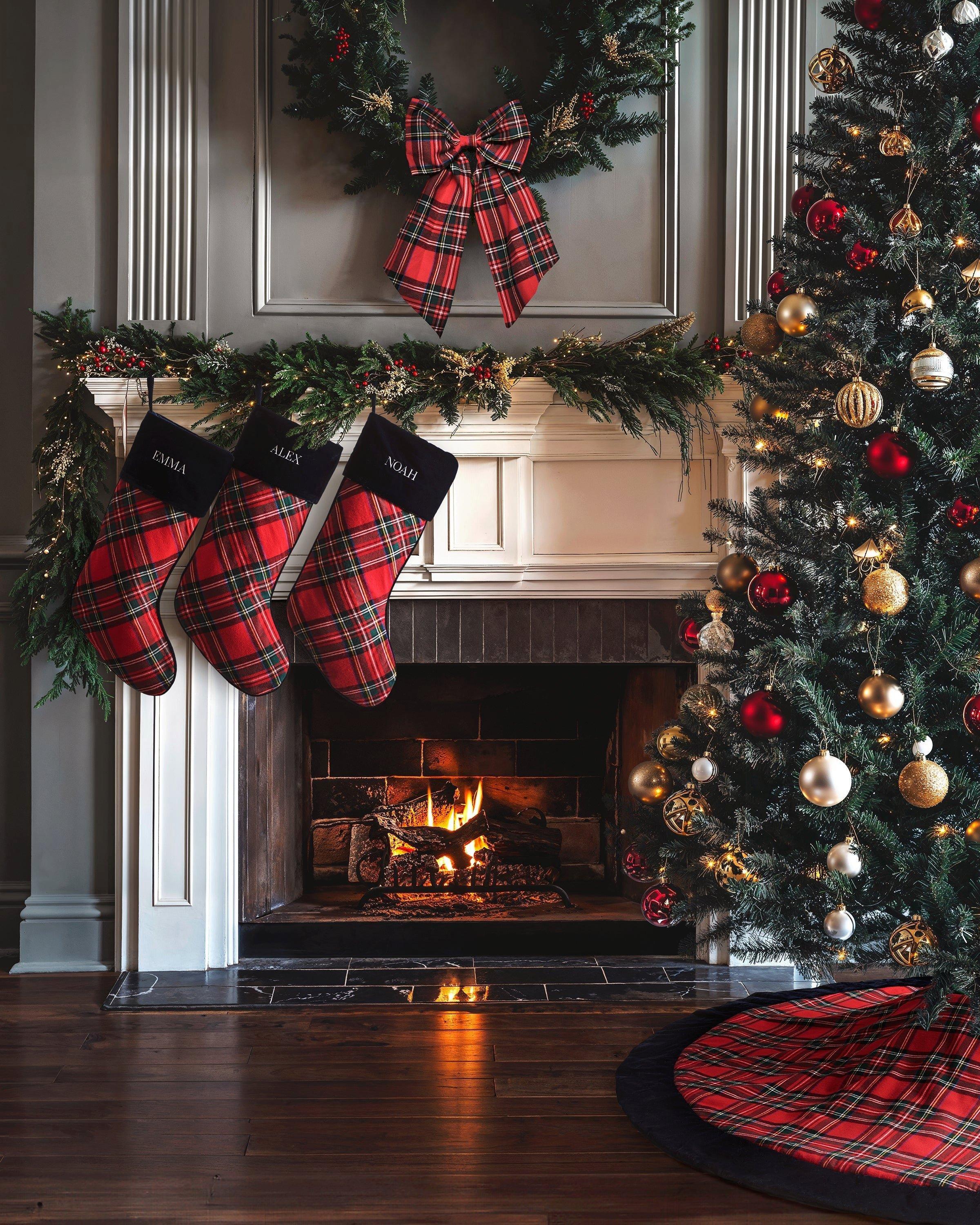 Christmas Tree Skirt in Imperial Tartan image number 3