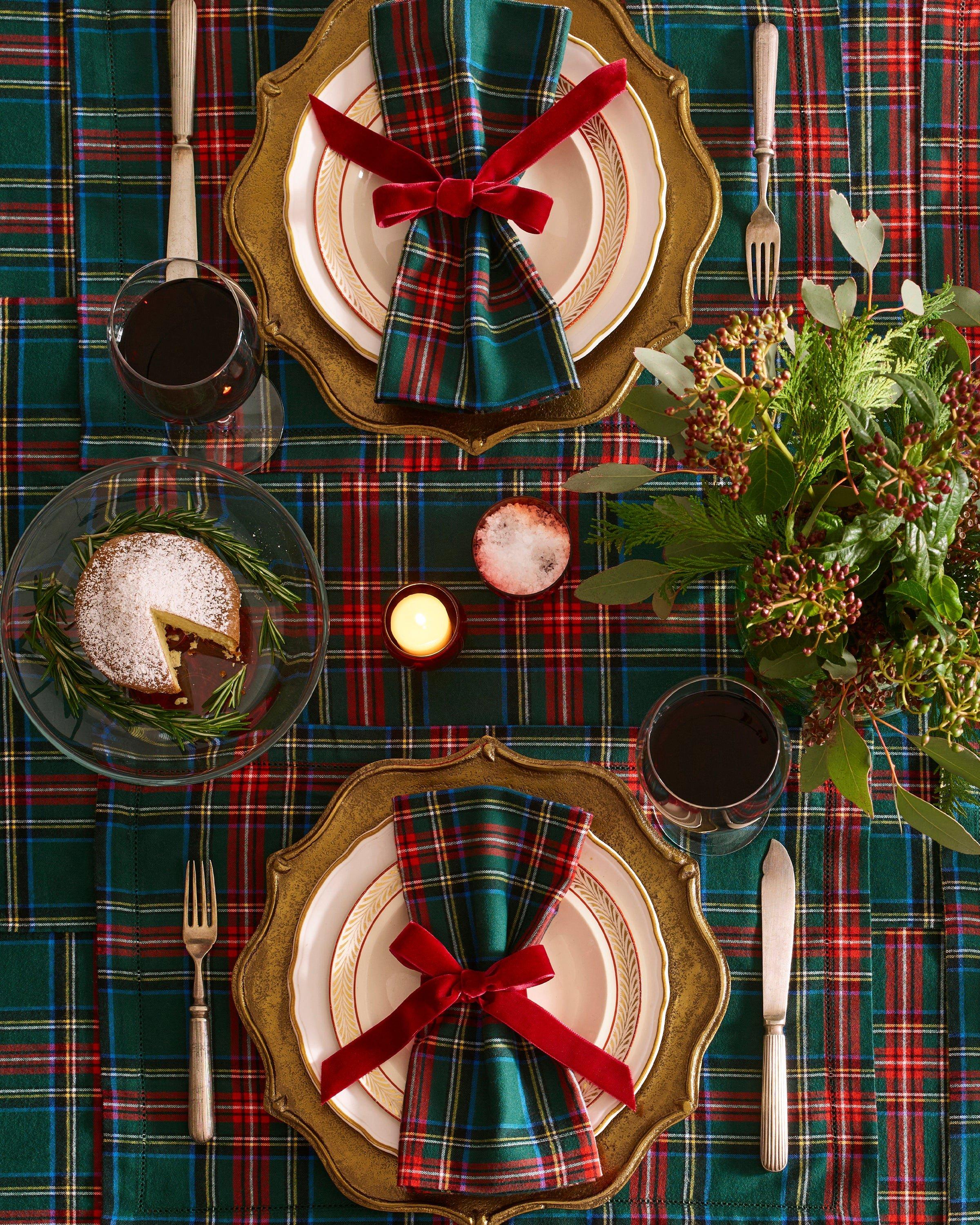 Signature Twill Placemats in Kensington Tartan (Set of 4) image number 1