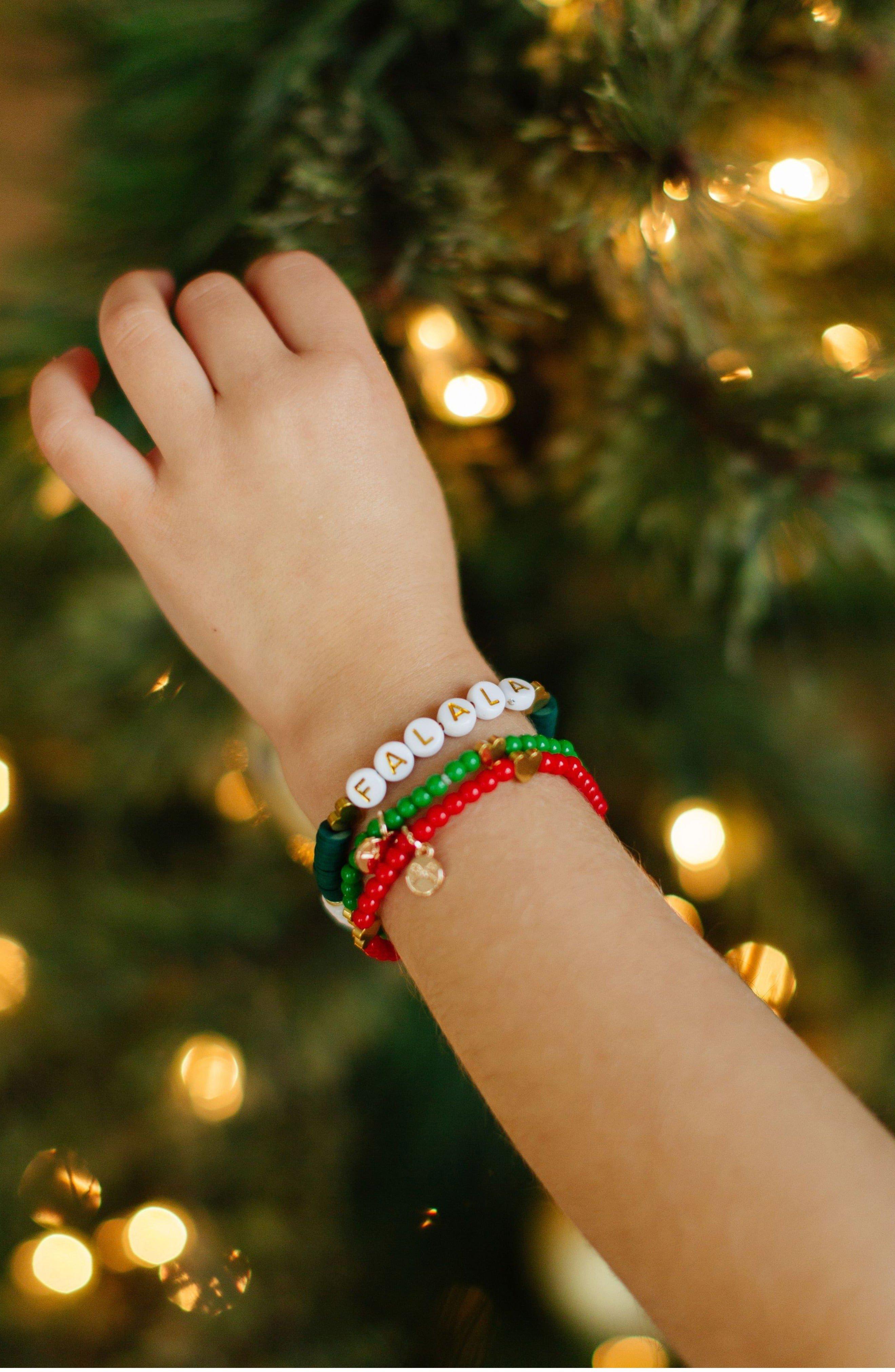 Christmas Hearts Bracelet Gift Set image number 3