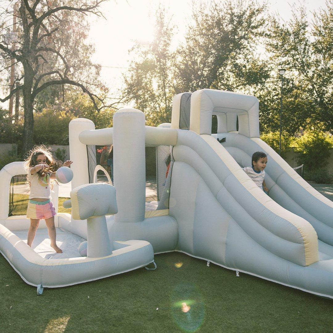 All Star Inflatable Sports Court image number 1