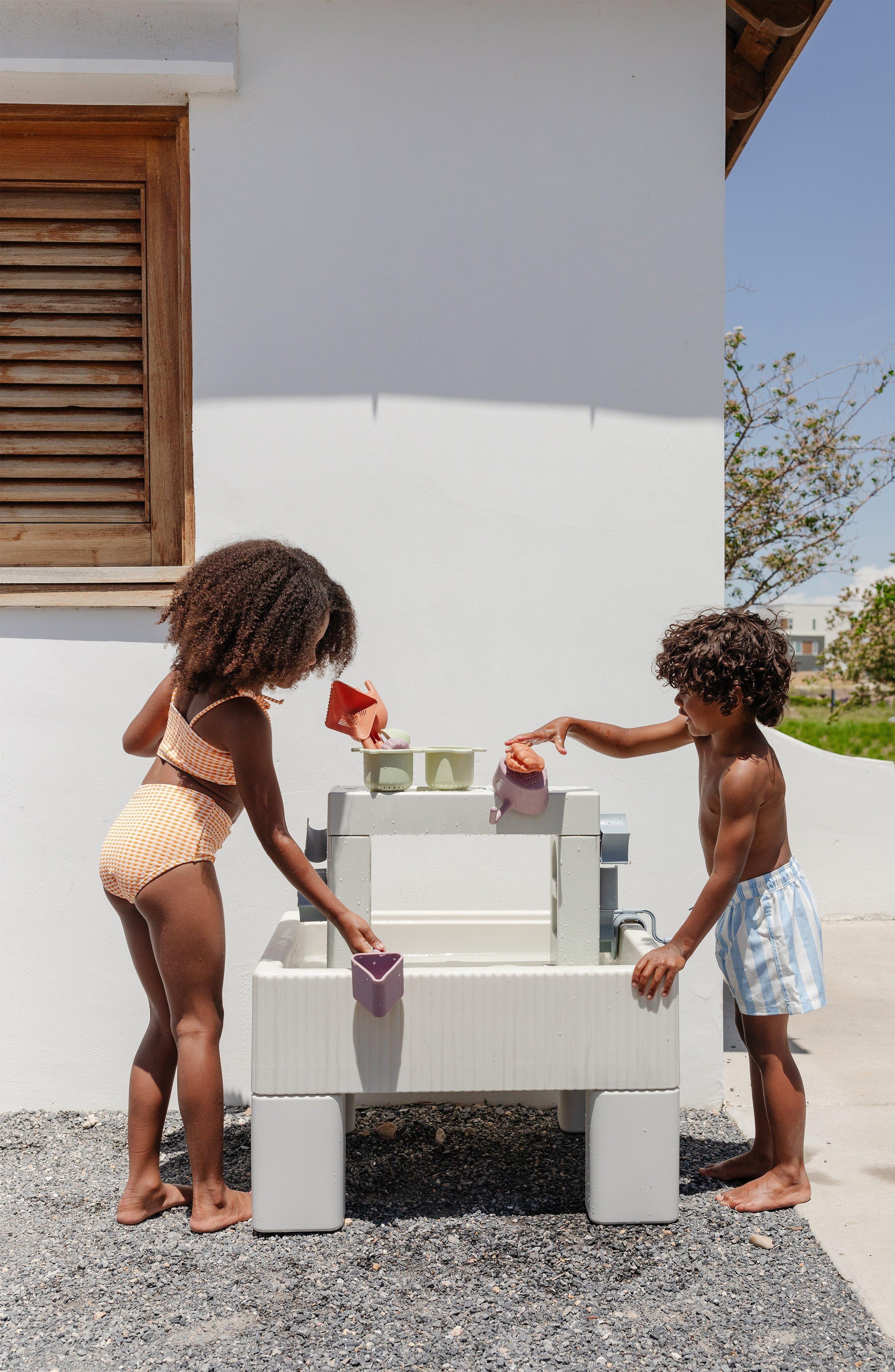 Tide Water & Sensory Table image number 2
