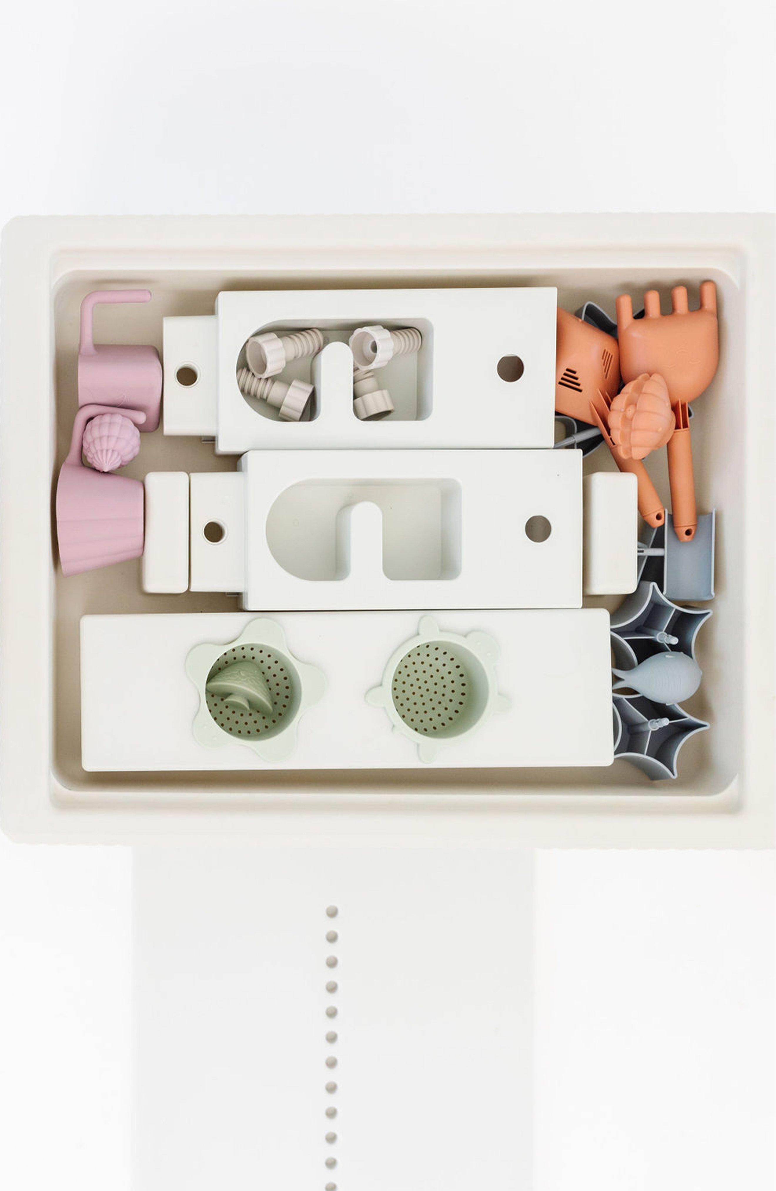 Tide Water & Sensory Table image number 3