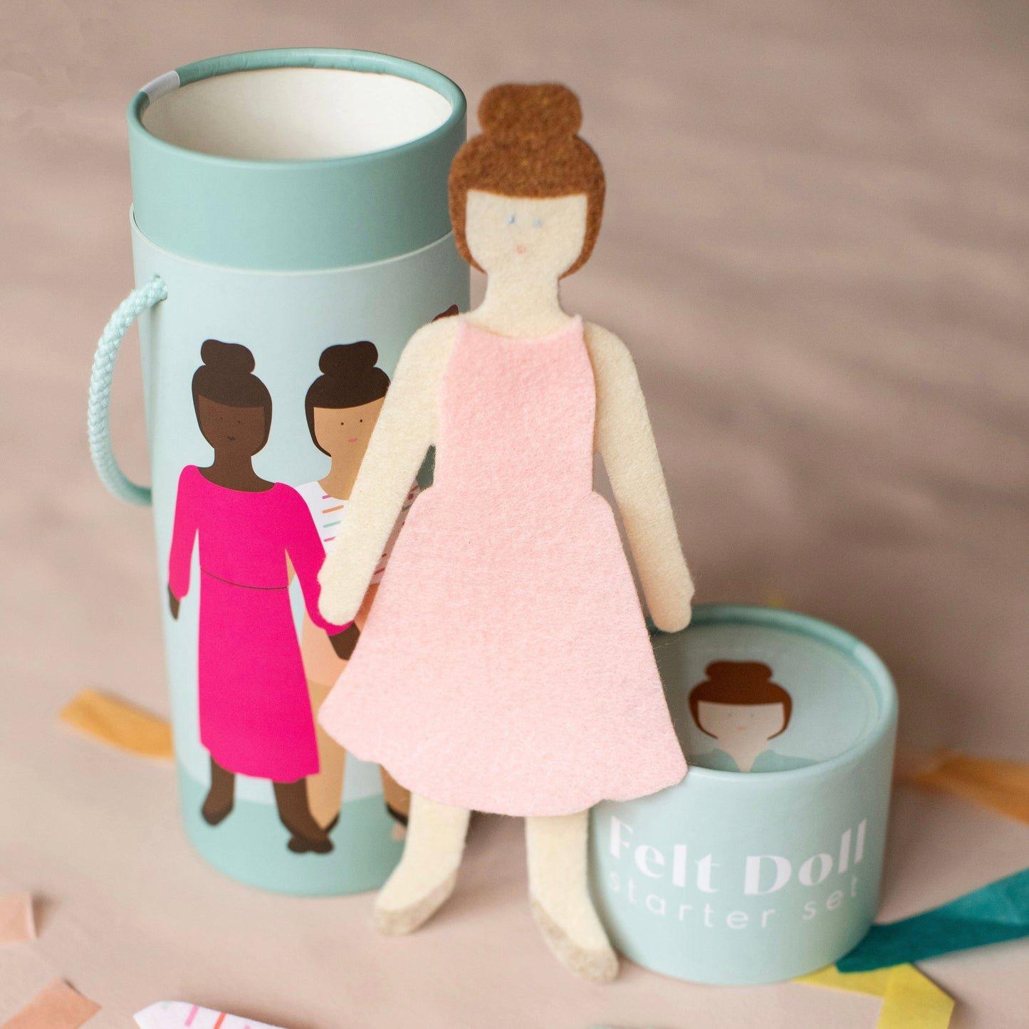 Cinnamon Felt Doll Travel Set image number 3