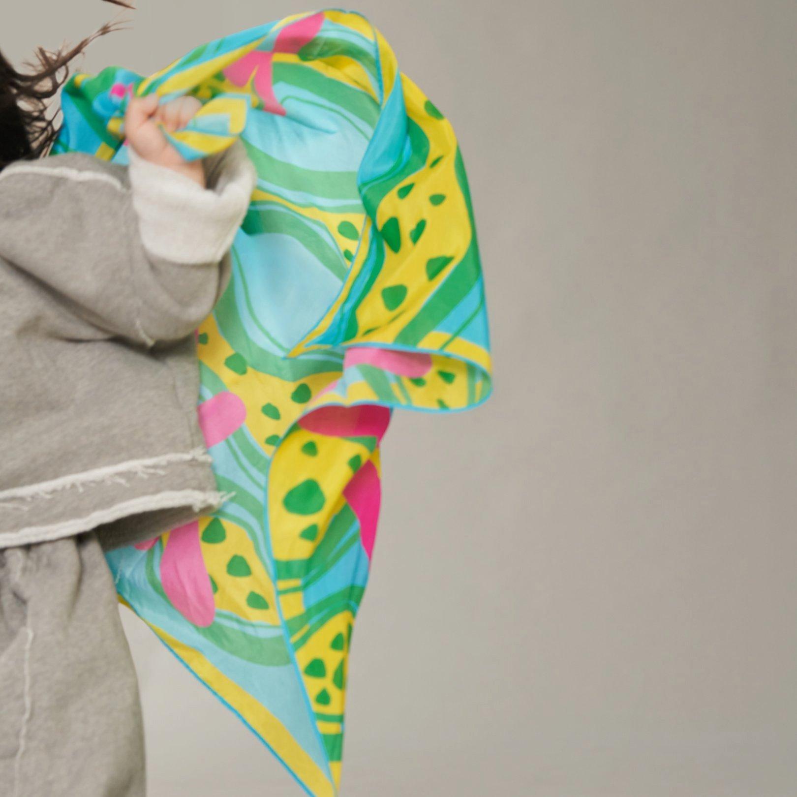 Art Play Silk Sensory Scarf | Dots & Friends image number 3
