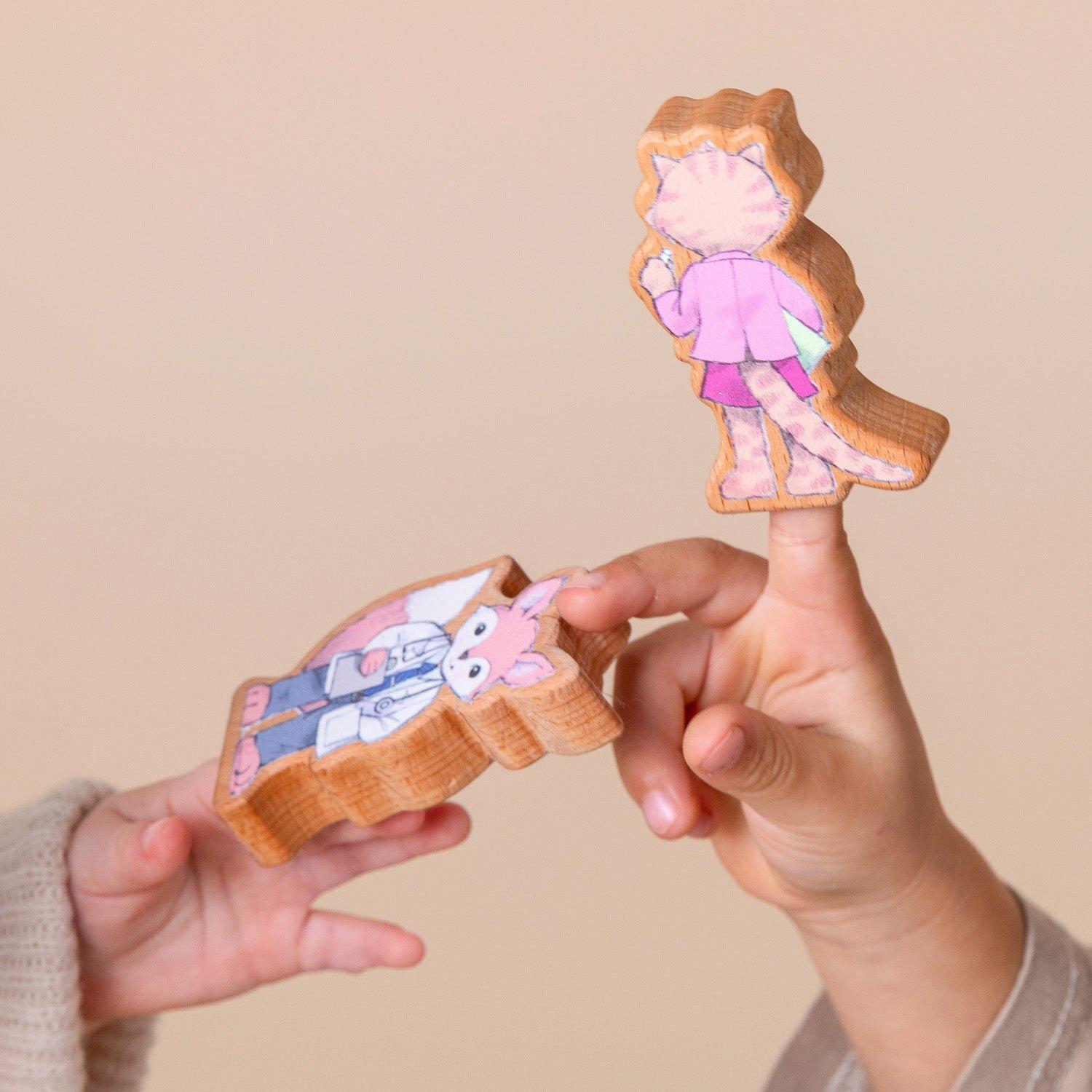 Finger Puppet Princess Duo image number 1