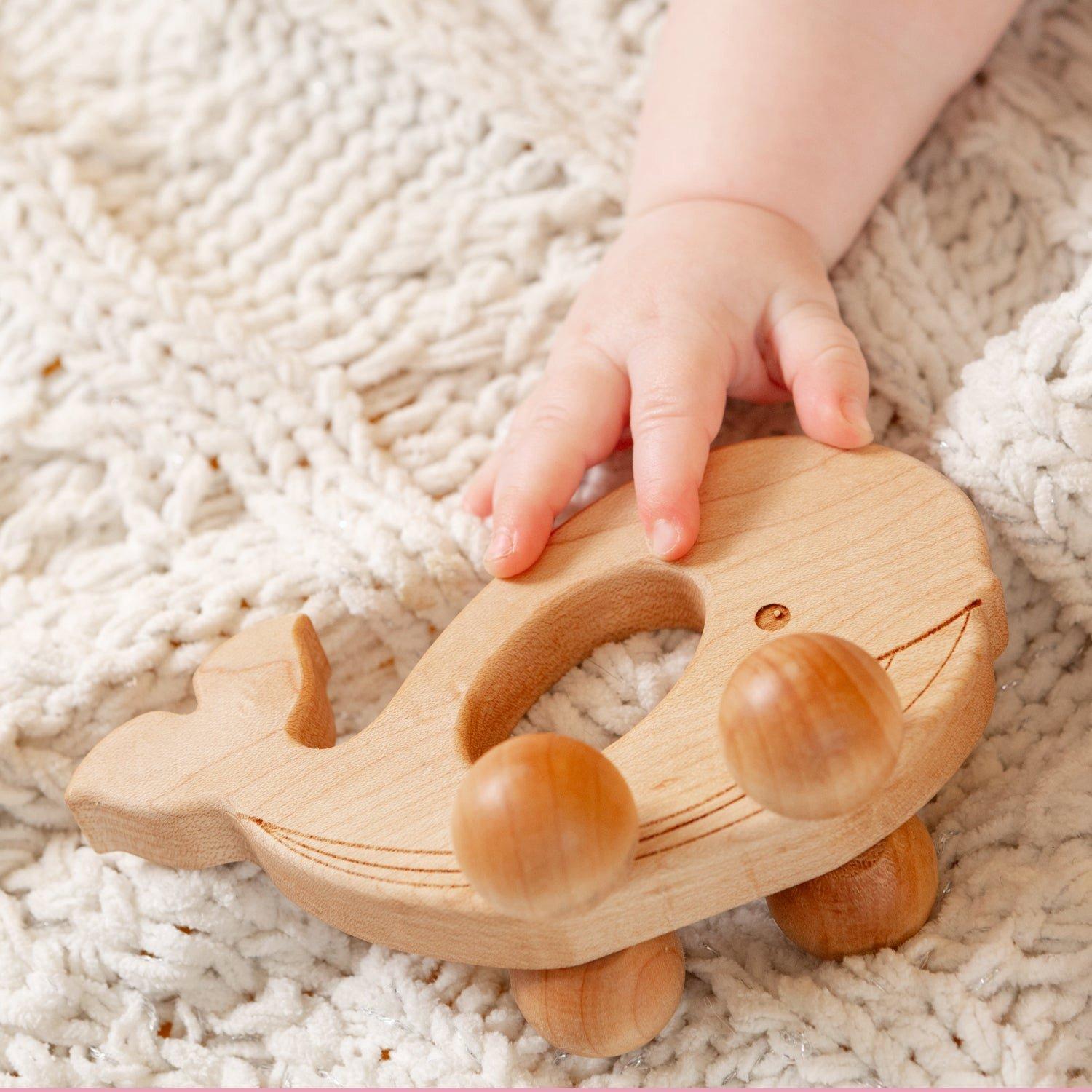 Easy Grasp Whale Push Toy image number 2