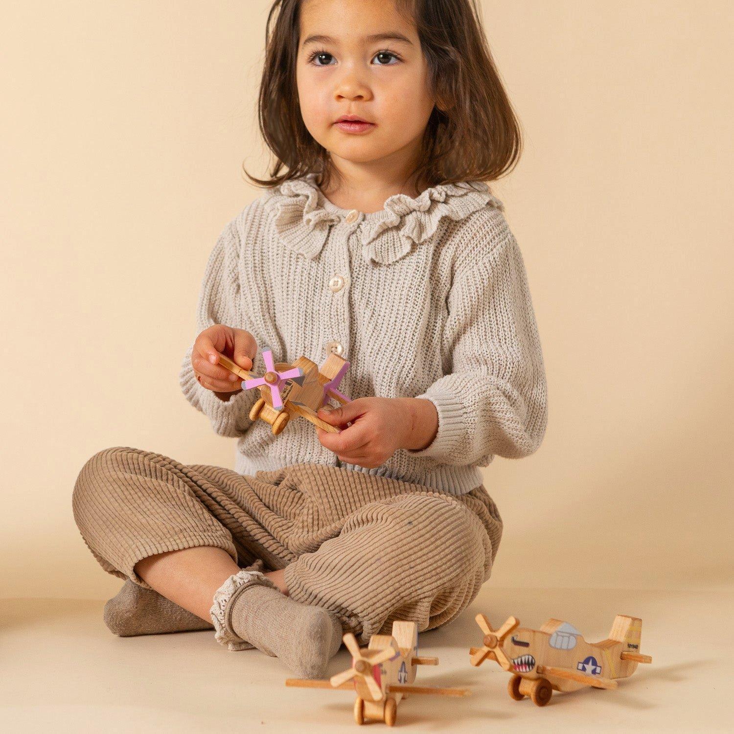 Airplane - Pink Lady image number 3