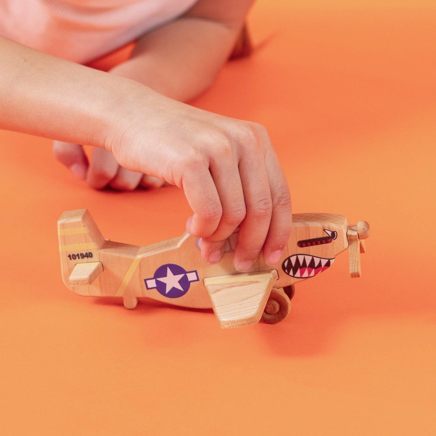 Airplane - Shark Teeth image number 1