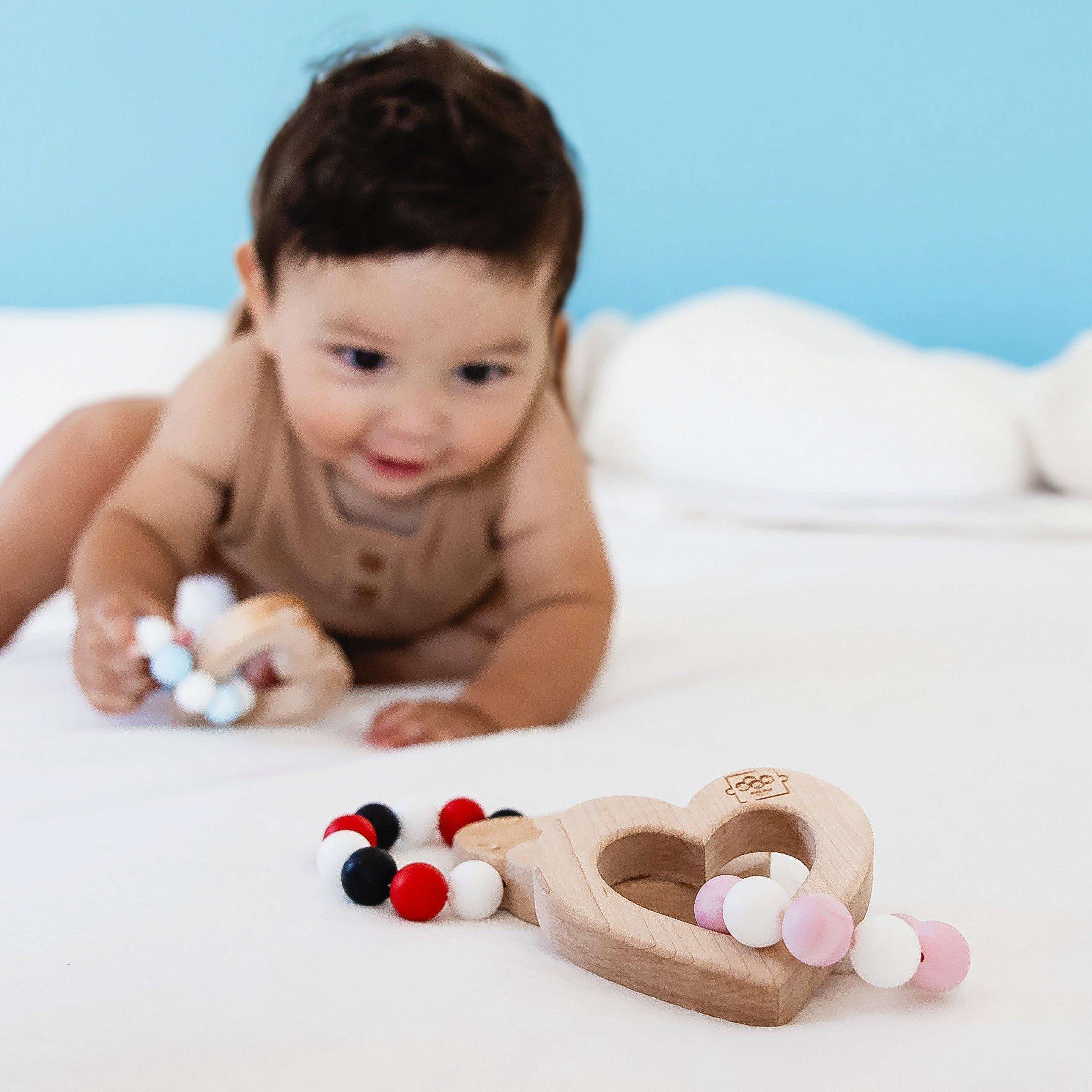 Silicone Bead Teether with Organic Cotton Bag - Heart with Pink Beads image number 2